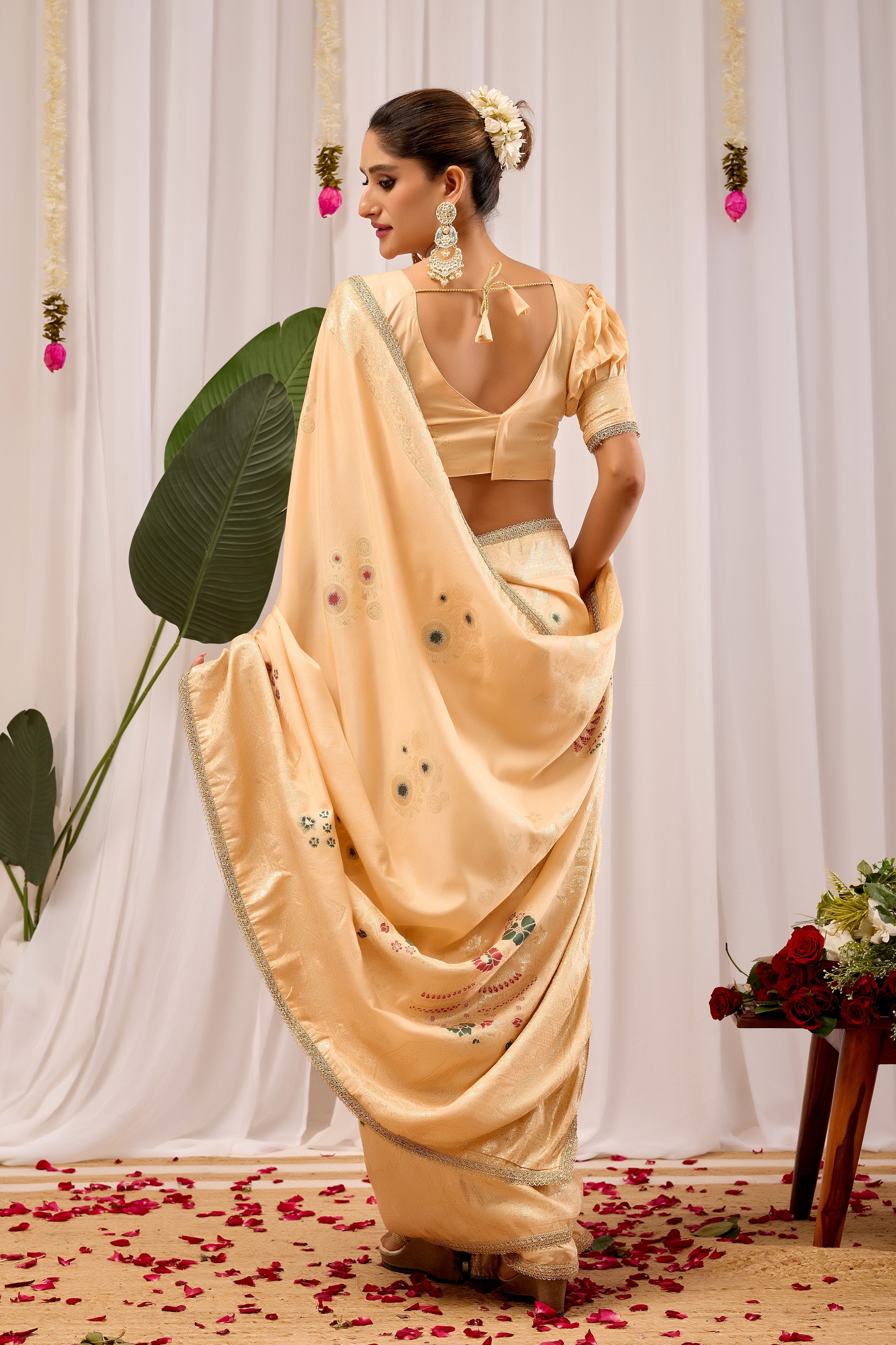 Beige Soft Silk by Icultuer with Minimal Floral Motifs, Elegant Subtle Border, Classic Pallu and Matching Blouse Piece