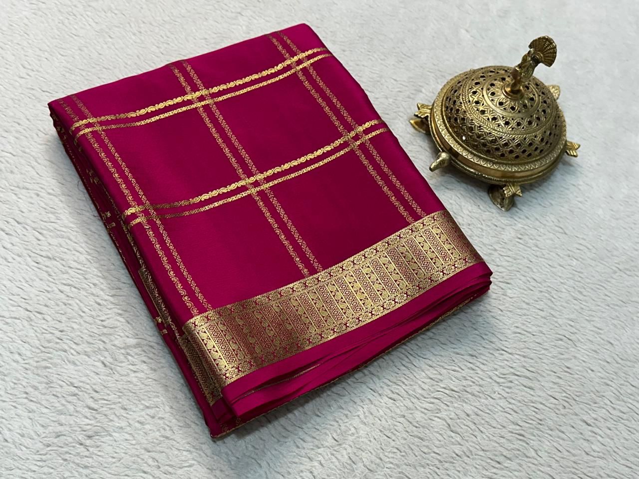 Celebrating Indian Heritage: Timeless Double Line Checks by Icultuers with Rich Borders and Regal Pallus