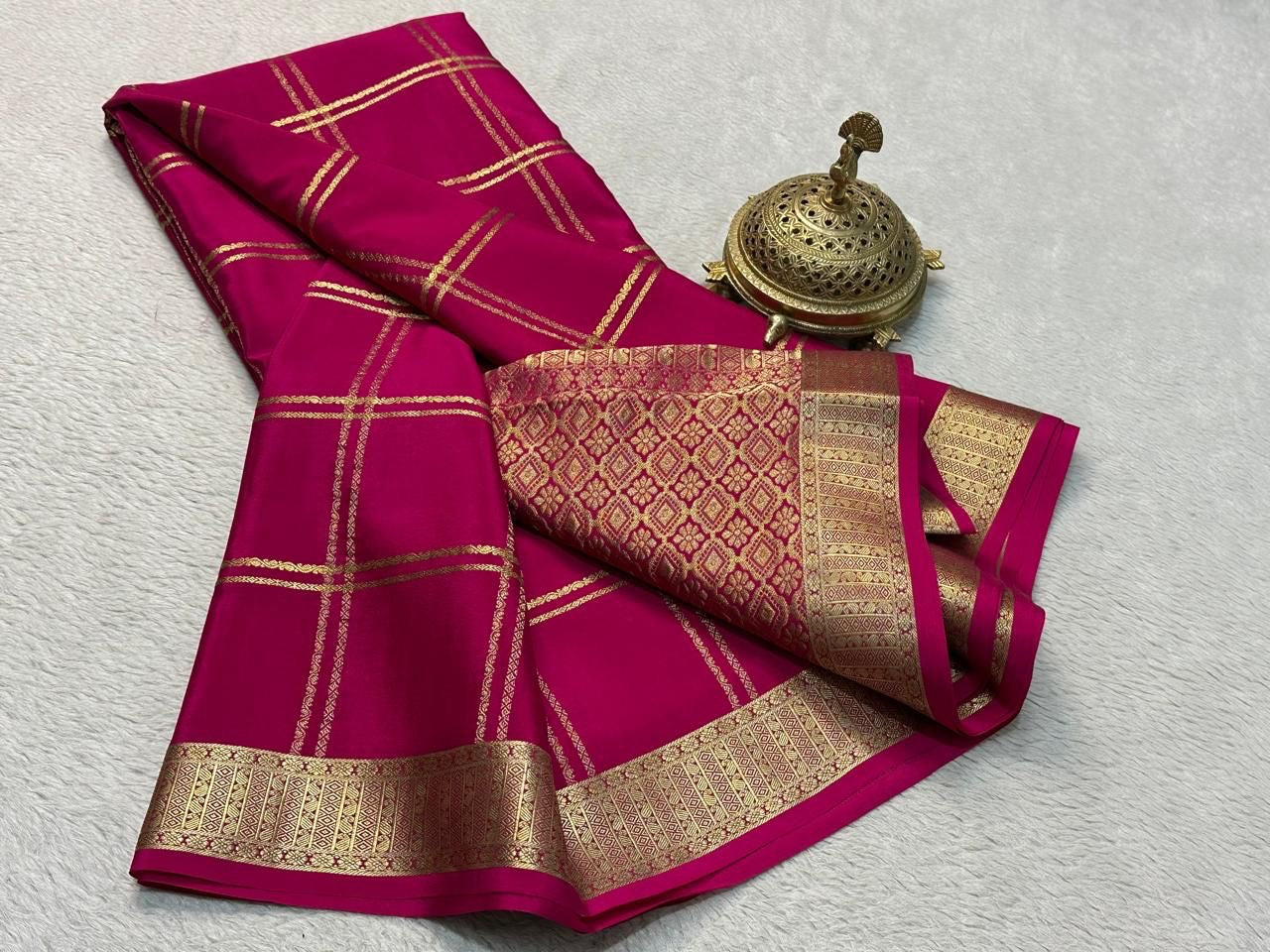 Celebrating Indian Heritage: Timeless Double Line Checks by Icultuers with Rich Borders and Regal Pallus