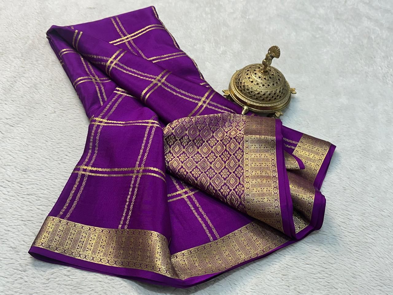 Celebrating Indian Heritage: Timeless Double Line Checks by Icultuers with Rich Borders and Regal Pallus