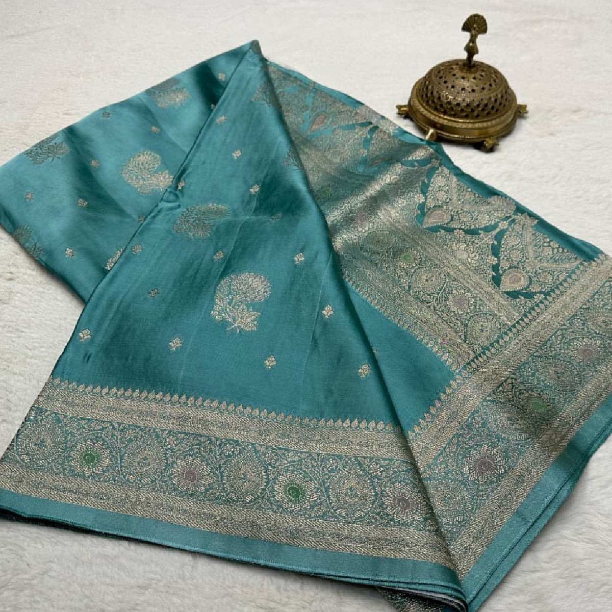 Rama Green Kanchipuram Soft Silk by Icultuer with Heavy Zari Border