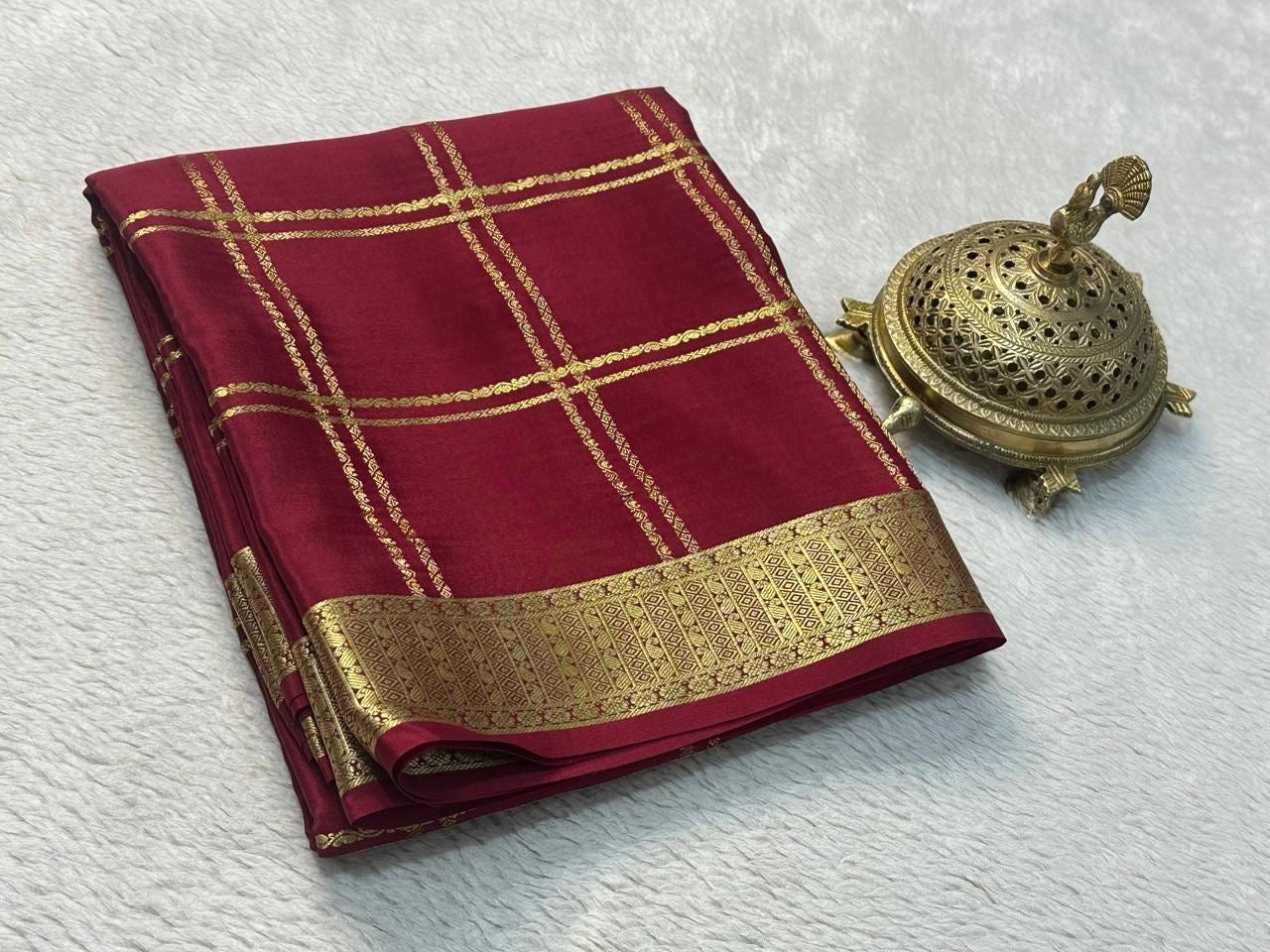 Celebrating Indian Heritage: Timeless Double Line Checks by Icultuers with Rich Borders and Regal Pallus
