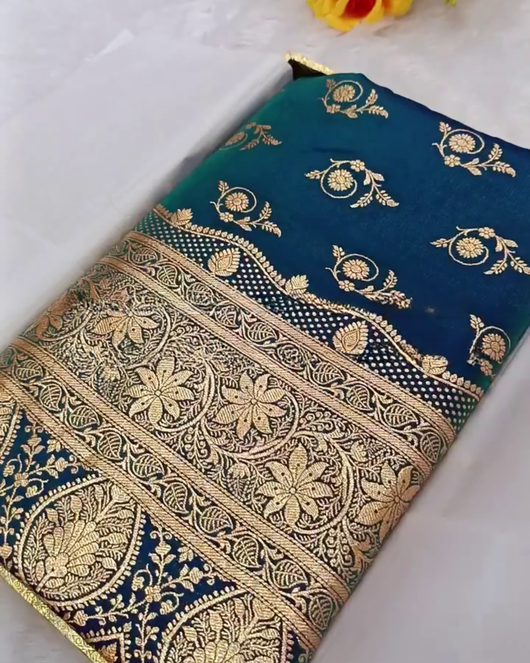 Prabhamati - icultural Banarasi Silk Saree with Zari Floral Weaving