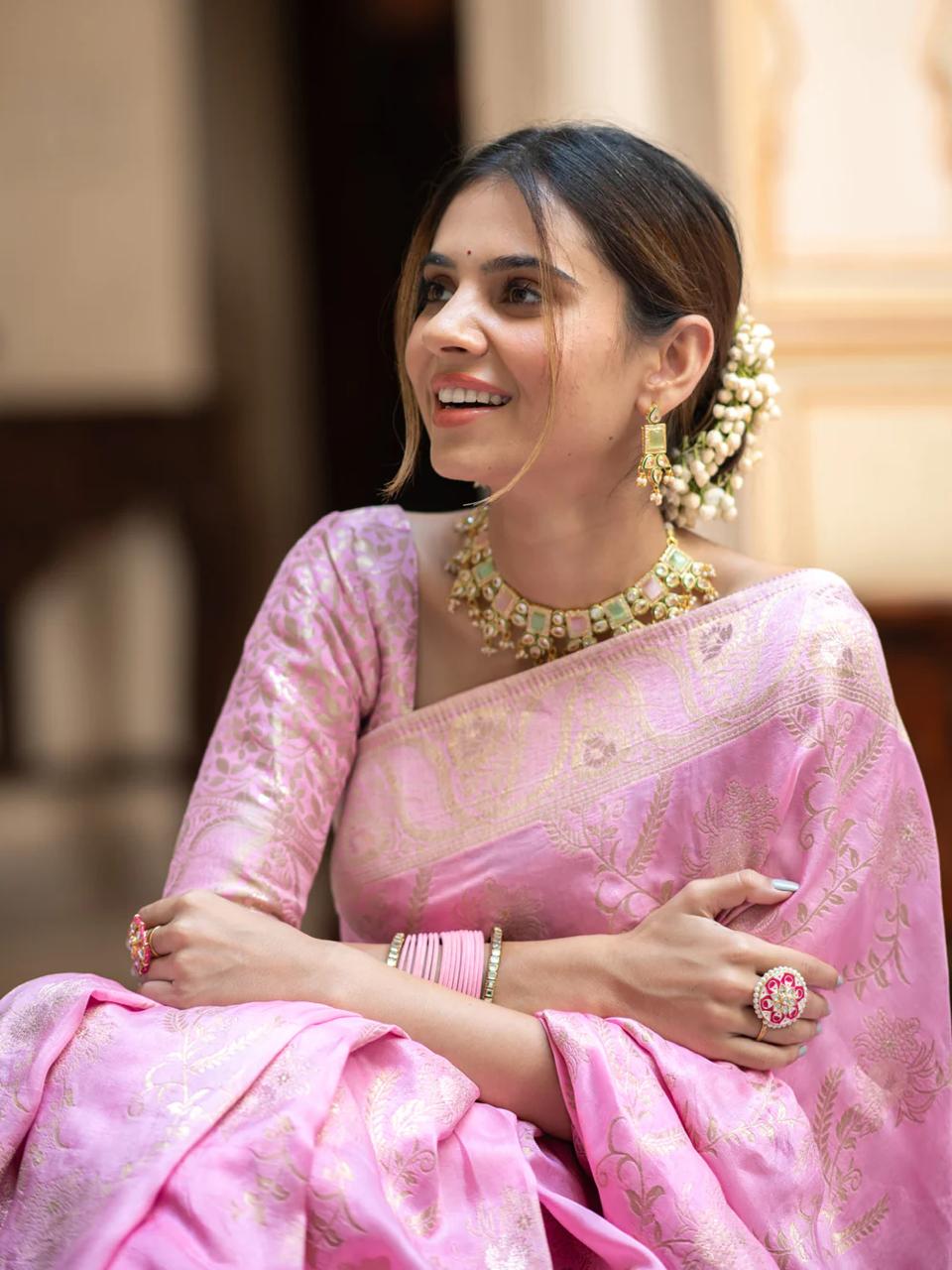 icultural Onion Pink Banarasi Silk Saree WIth Fabulouse Blouse Piece
