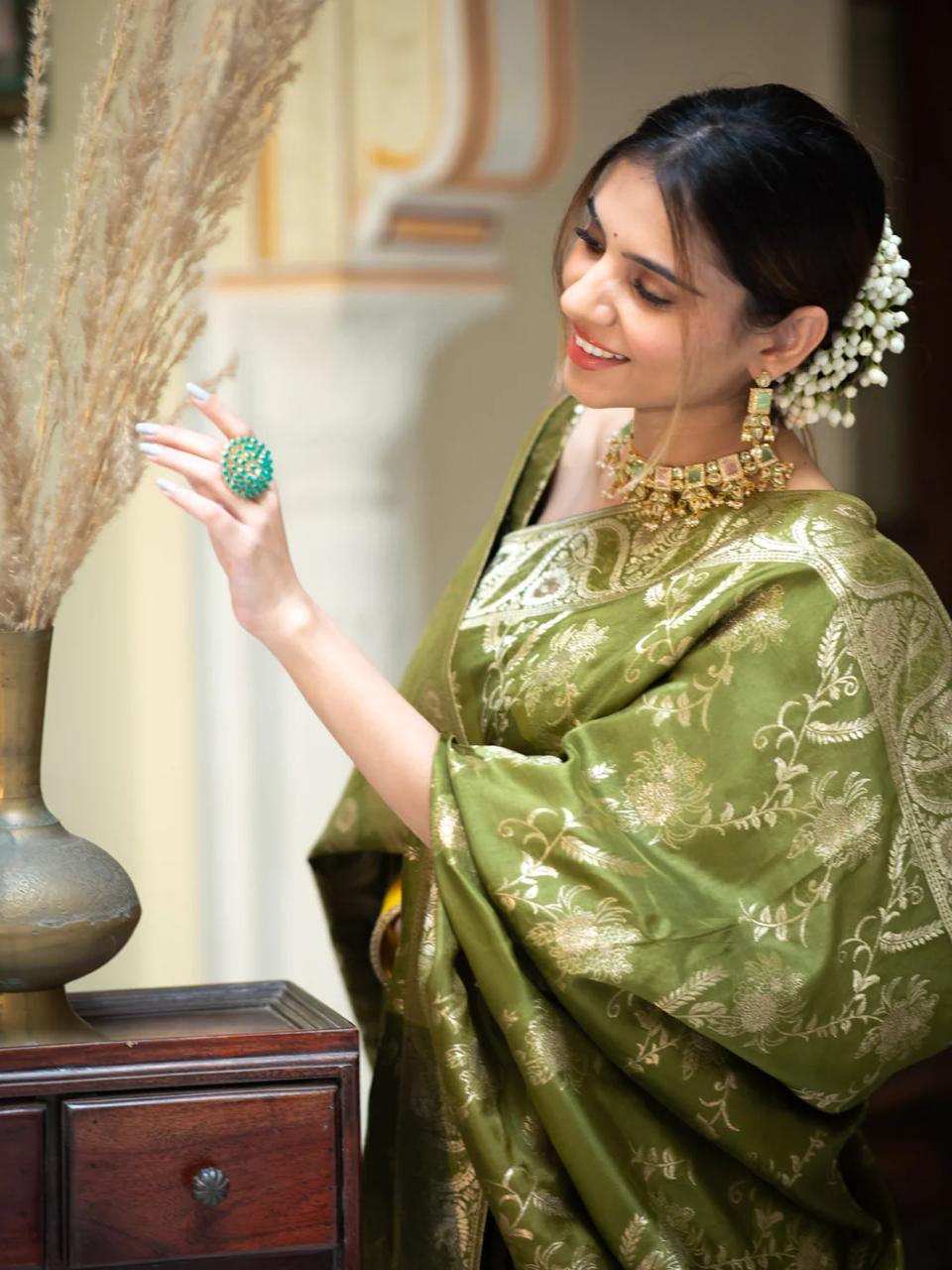 icultural Mahendi Banarasi Silk Saree WIth Fabulouse Blouse Piece