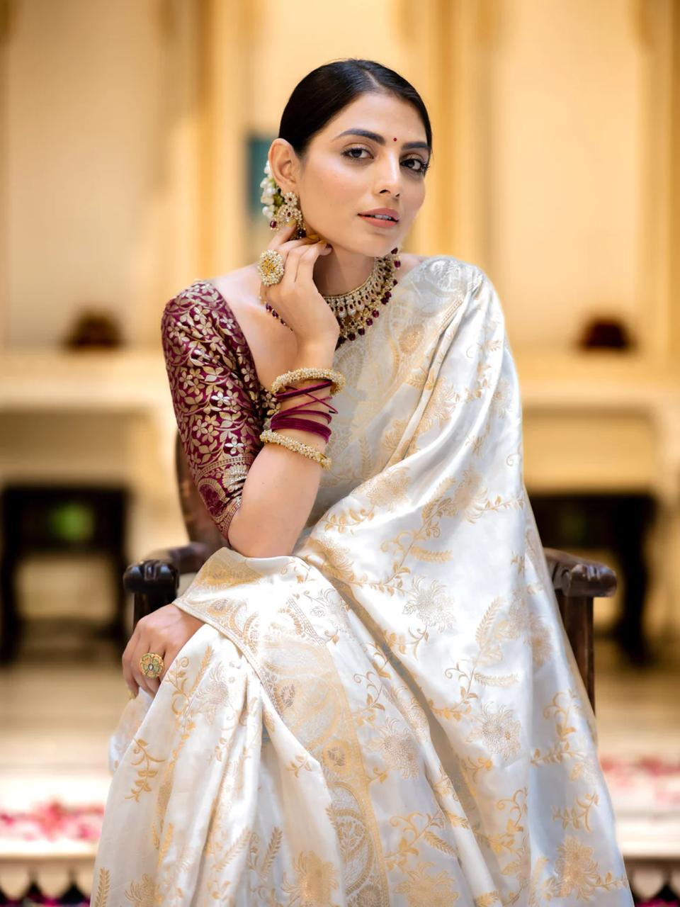 icultural White Banarasi Silk Saree WIth Fabulouse Blouse Piece