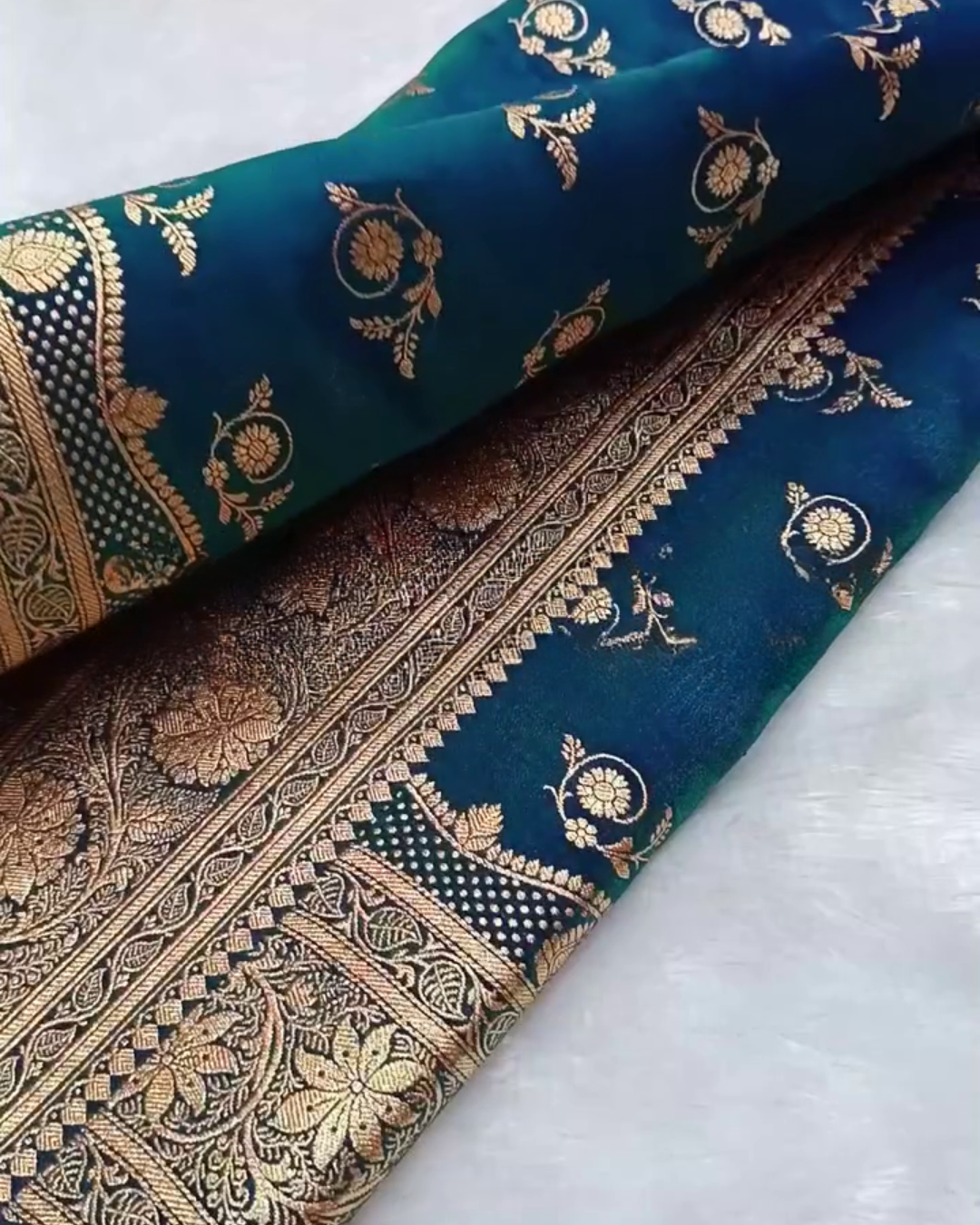 Prabhamati - icultural Banarasi Silk Saree with Zari Floral Weaving