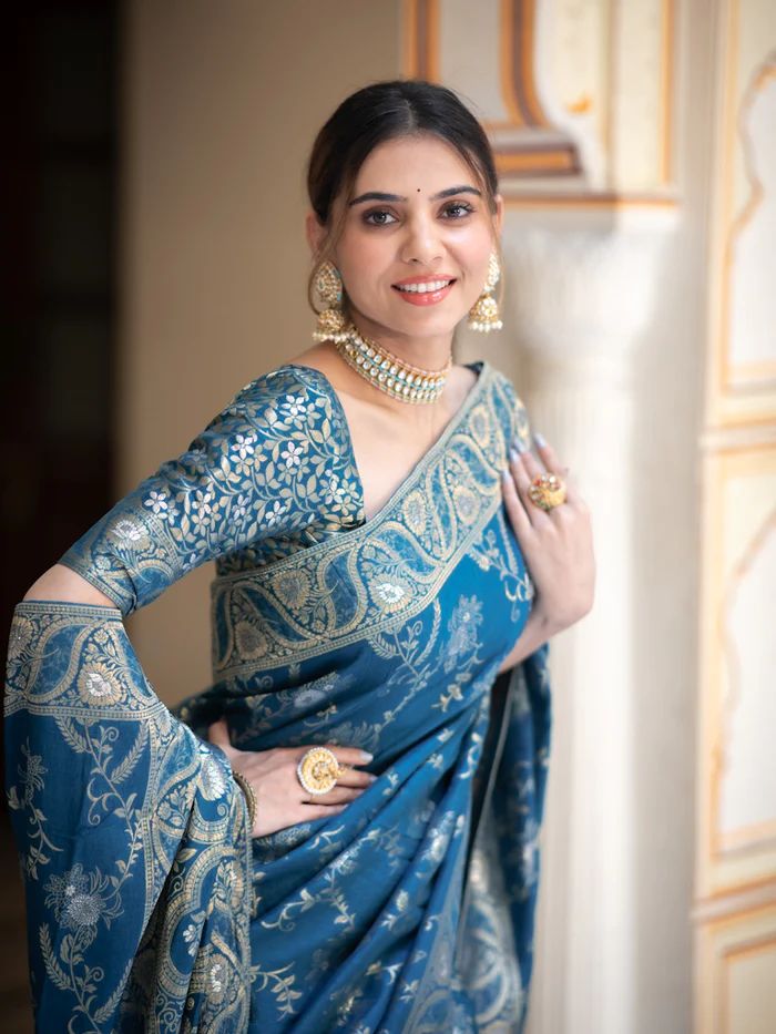 icultural RamaGreen Banarasi Silk Saree WIth Fabulouse Blouse Piece