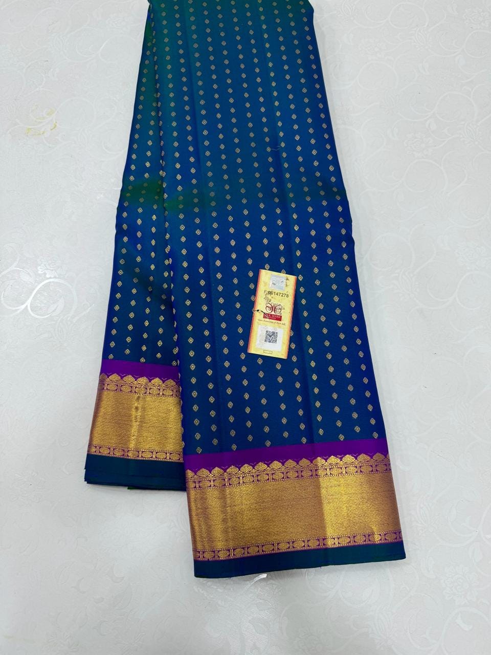 From Loom to Legacy: Authentic 1000 Butta Silk Splendor