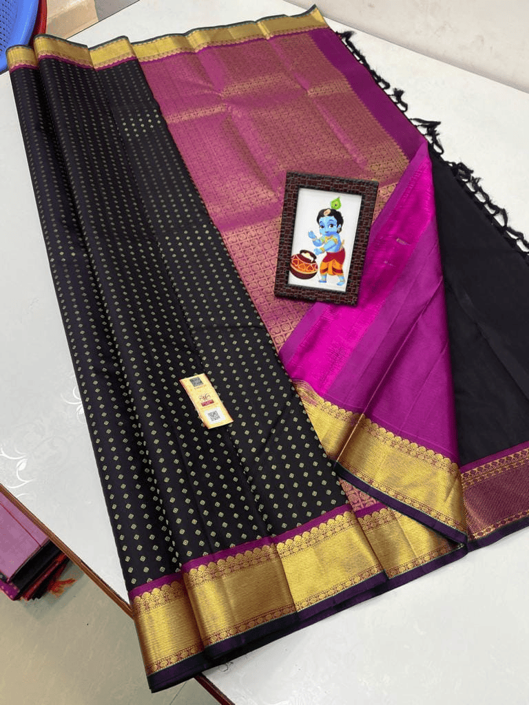 A Thousand Motifs, One Legacy — Handloom Kanchipuram Treasure