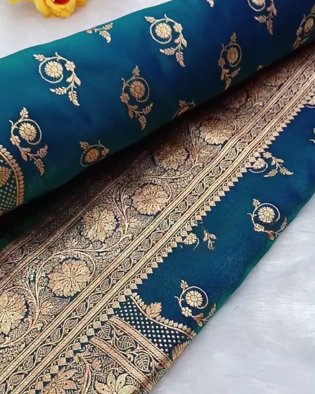 Prabhamati - icultural Banarasi Silk Saree with Zari Floral Weaving