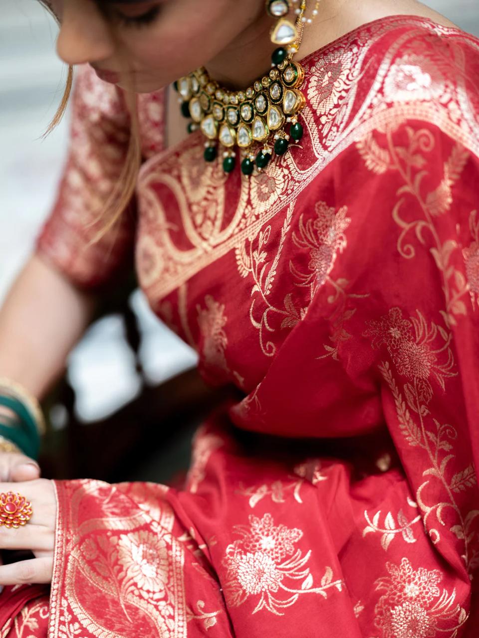 icultural Red Banarasi Silk Saree WIth Fabulouse Blouse Piece