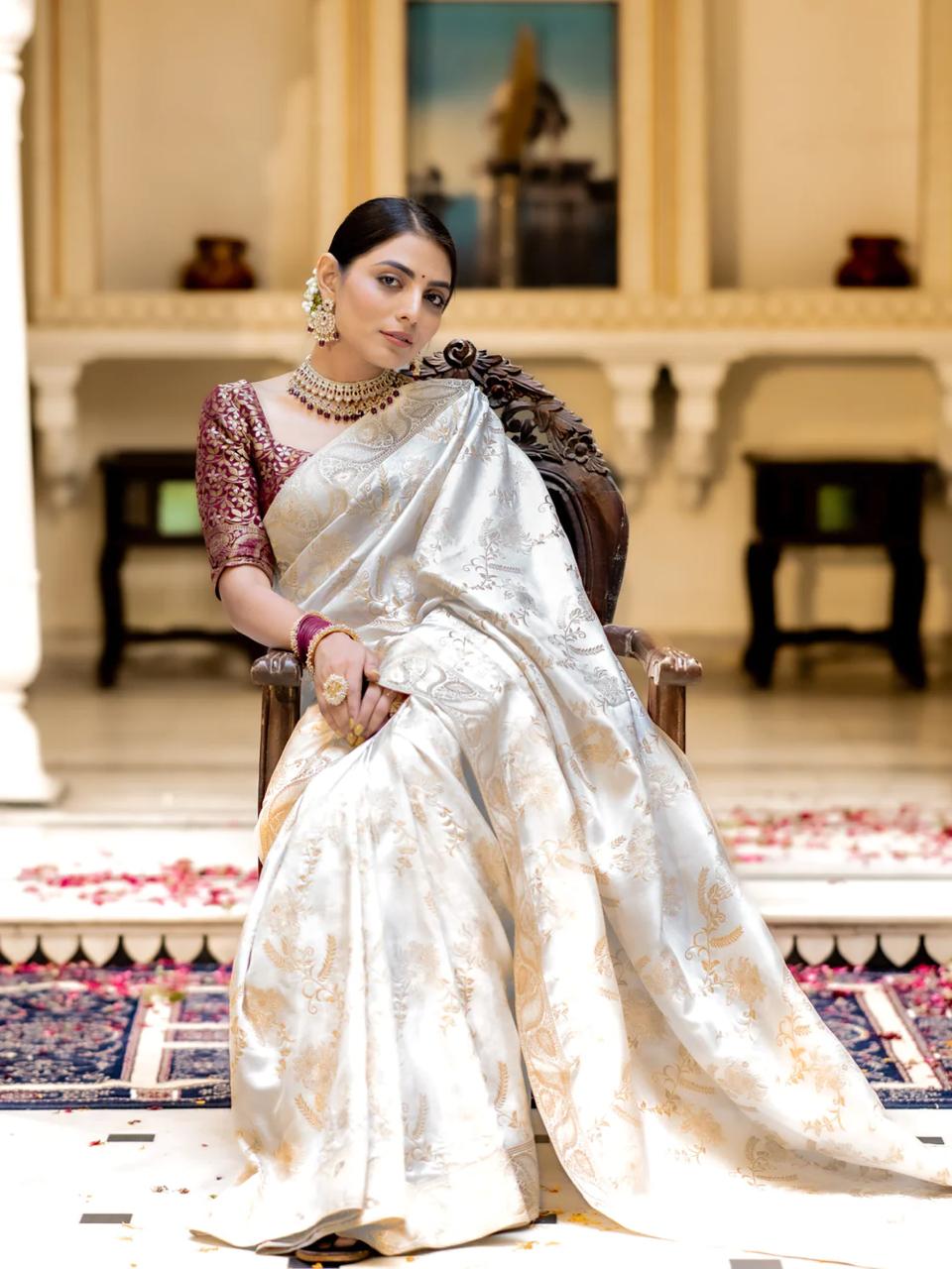 icultural White Banarasi Silk Saree WIth Fabulouse Blouse Piece