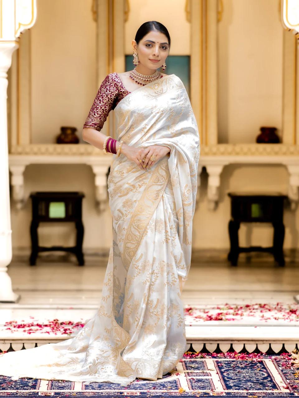 icultural White Banarasi Silk Saree WIth Fabulouse Blouse Piece