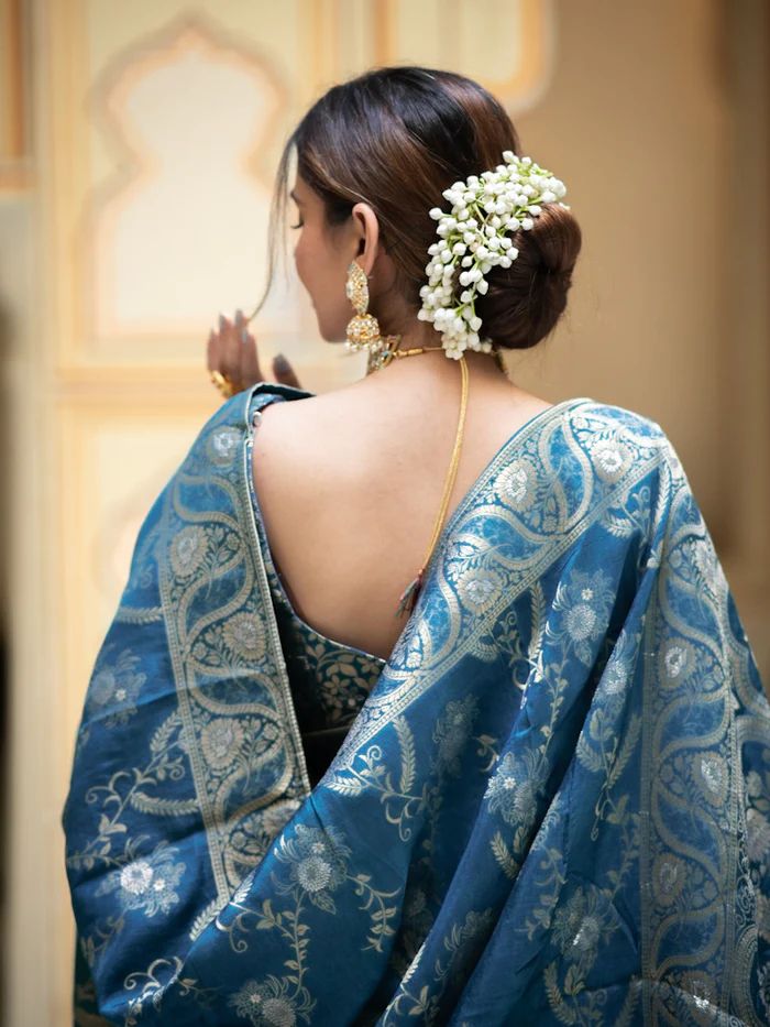 icultural RamaGreen Banarasi Silk Saree WIth Fabulouse Blouse Piece