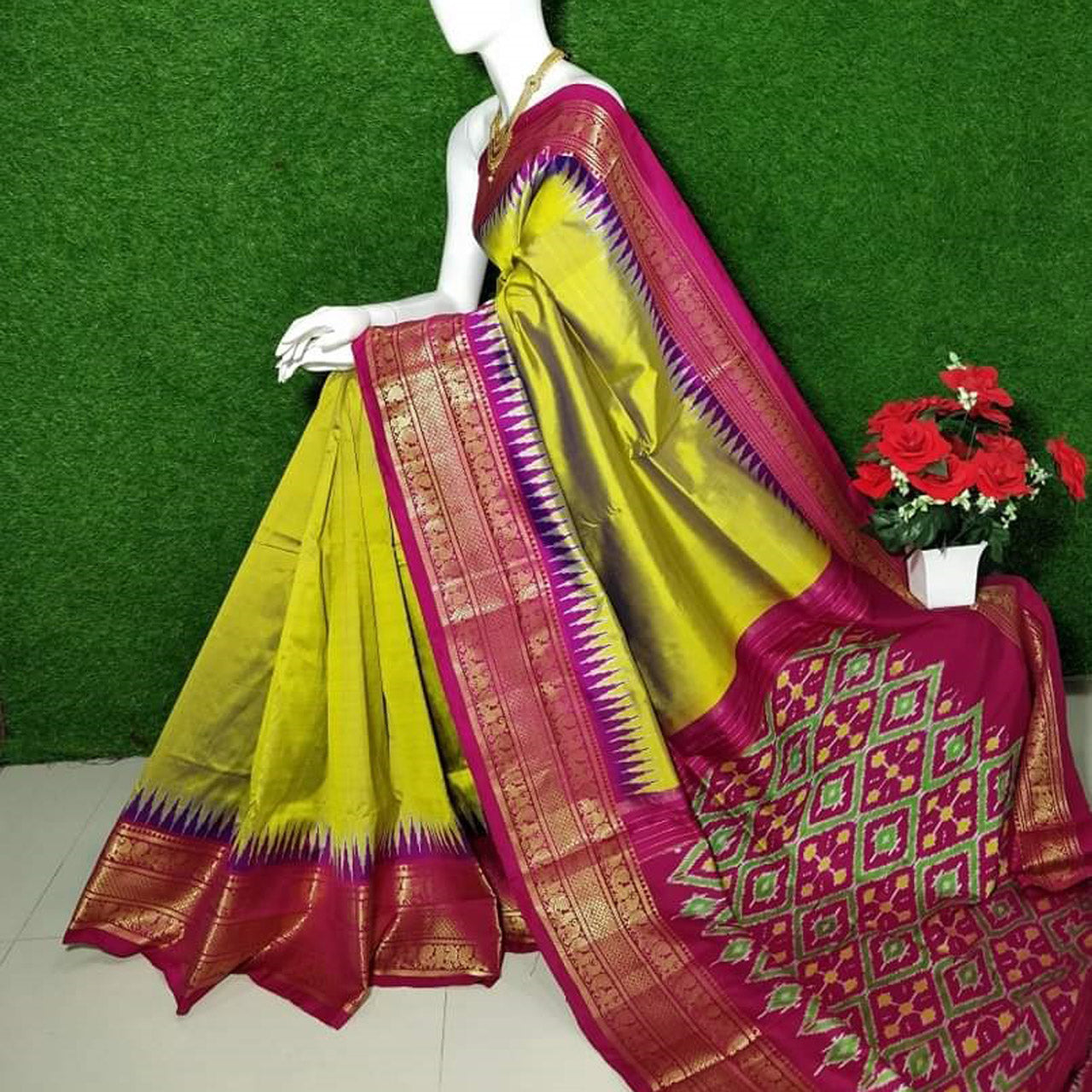 Mehendi Zari Kanchi Border Plain by Icultuer With Patola Design Blouse