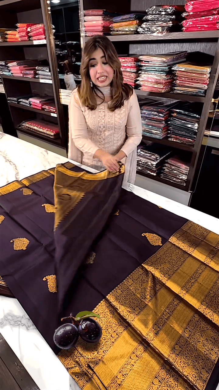 icultural Purple Soft Banarasi Silk Saree With Efflorescence Blouse Piece