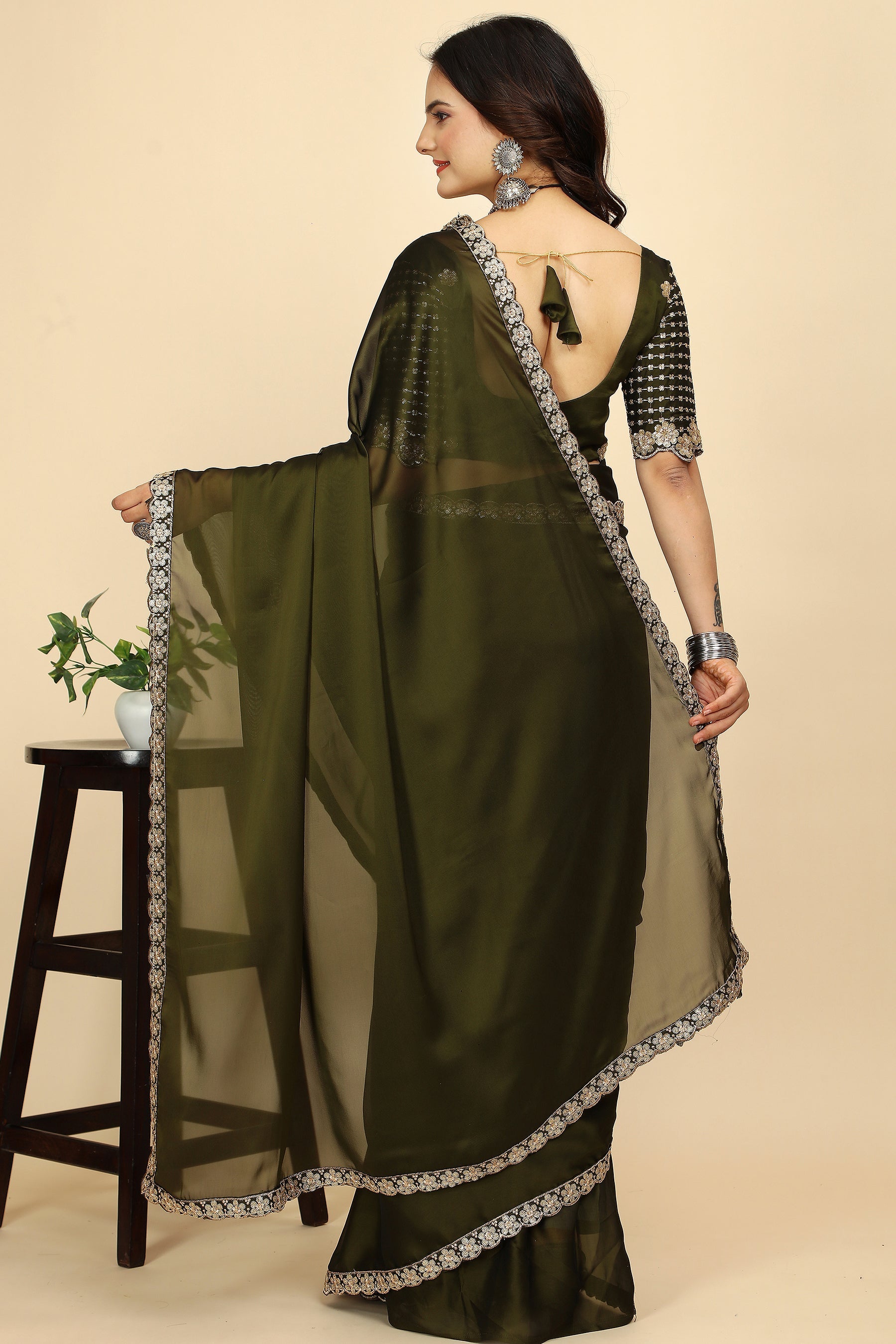 A Touch of Royalty: Premium Silk & Exquisite Embroidery