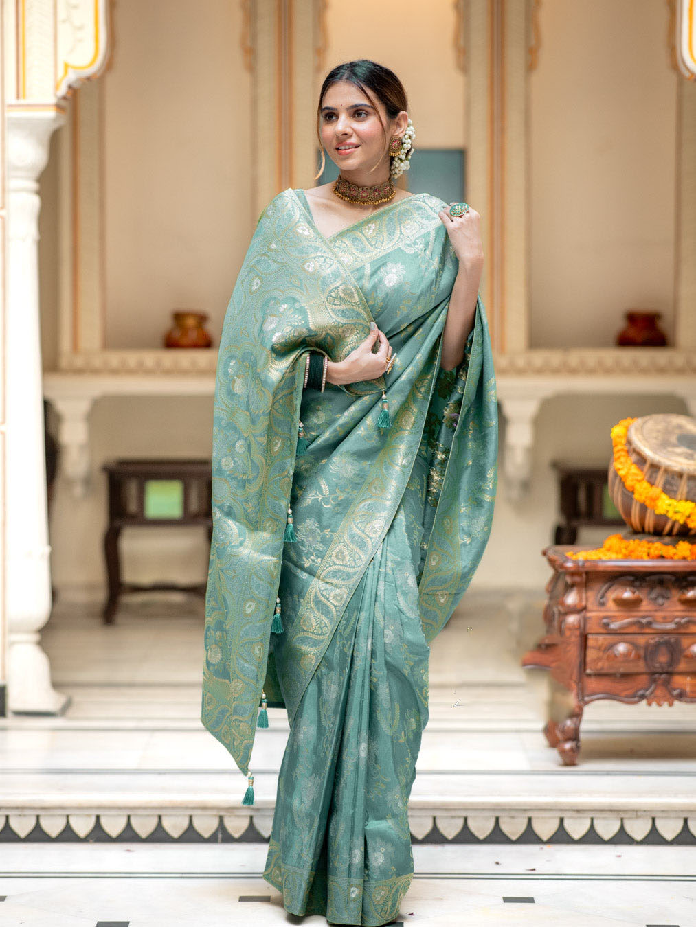 icultural icultural Green Banarasi Silk Saree WIth Fabulouse Blouse Piece