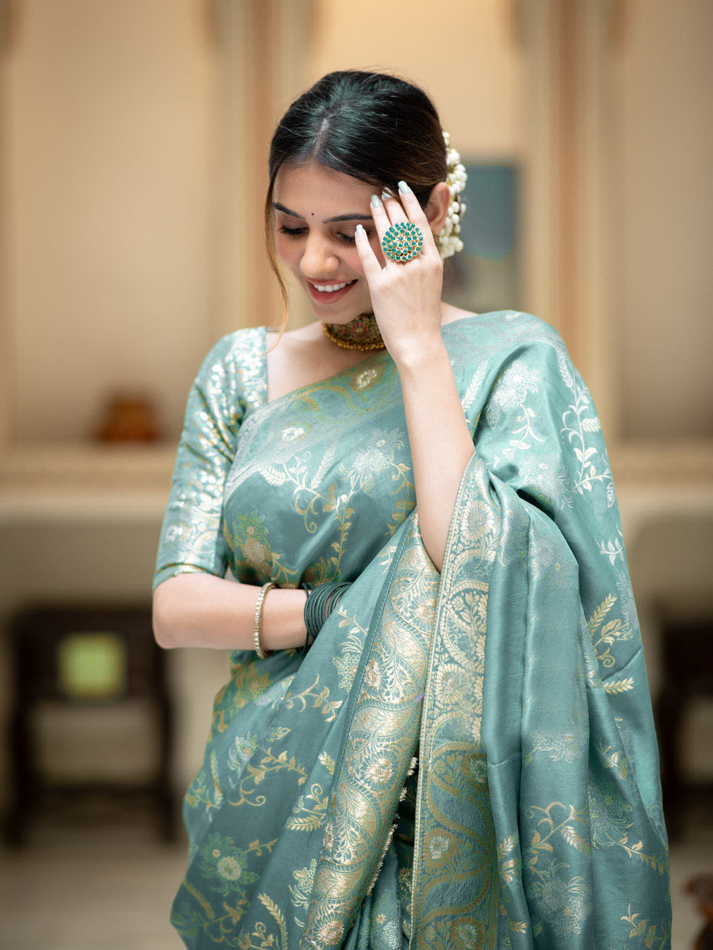 icultural icultural Green Banarasi Silk Saree WIth Fabulouse Blouse Piece