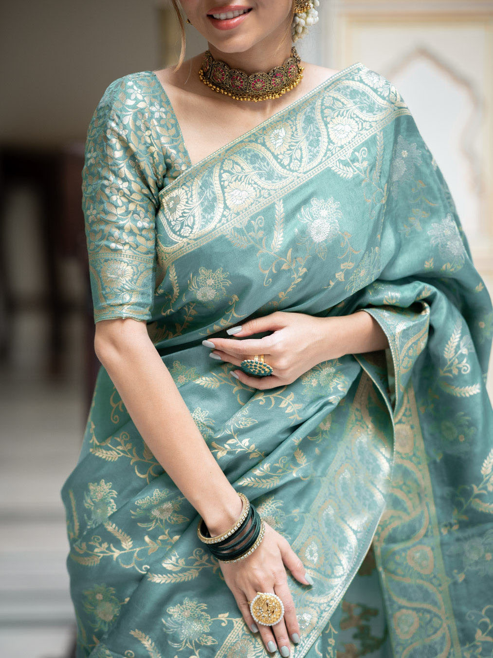 icultural icultural Green Banarasi Silk Saree WIth Fabulouse Blouse Piece