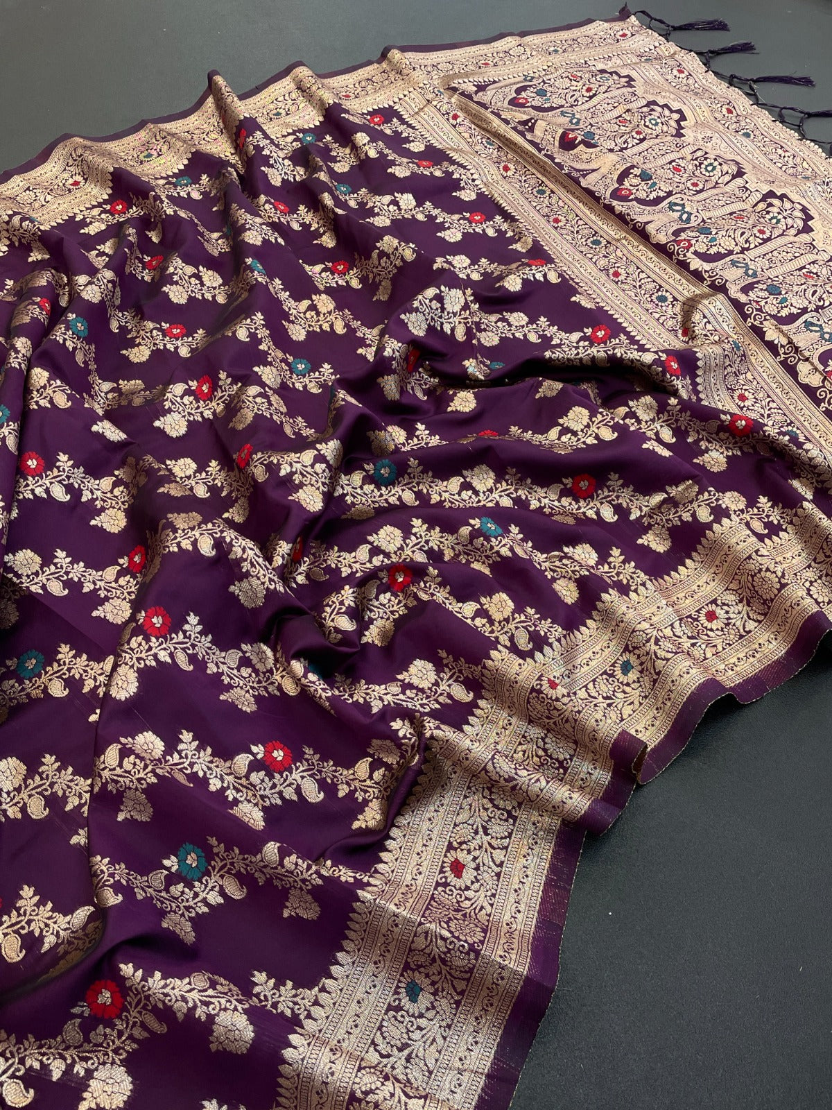 Designer Banarasi Soft Silk by Icultuer with Big Border & Rich Look