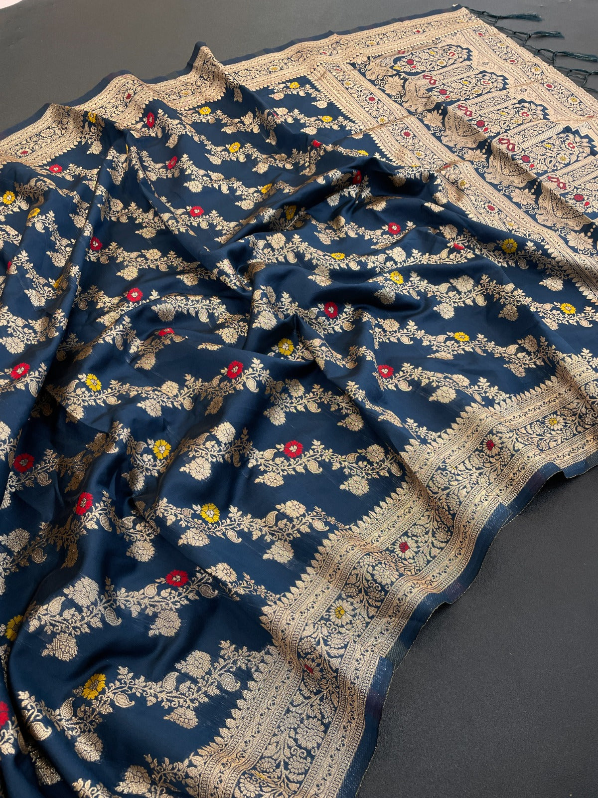 Pure Banarasi Soft Silk by Icultuer with Matching Blouse Piece