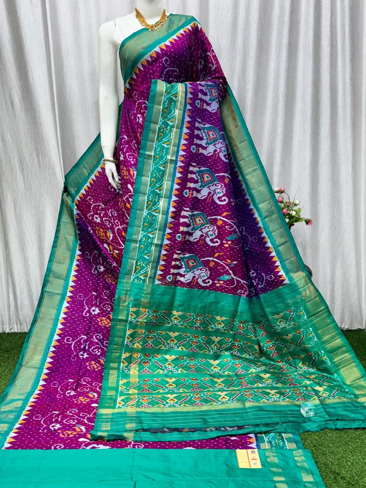 Handloom Purple Ikat Pure Silk by Icultuer with Contrast Green Rich Pallu