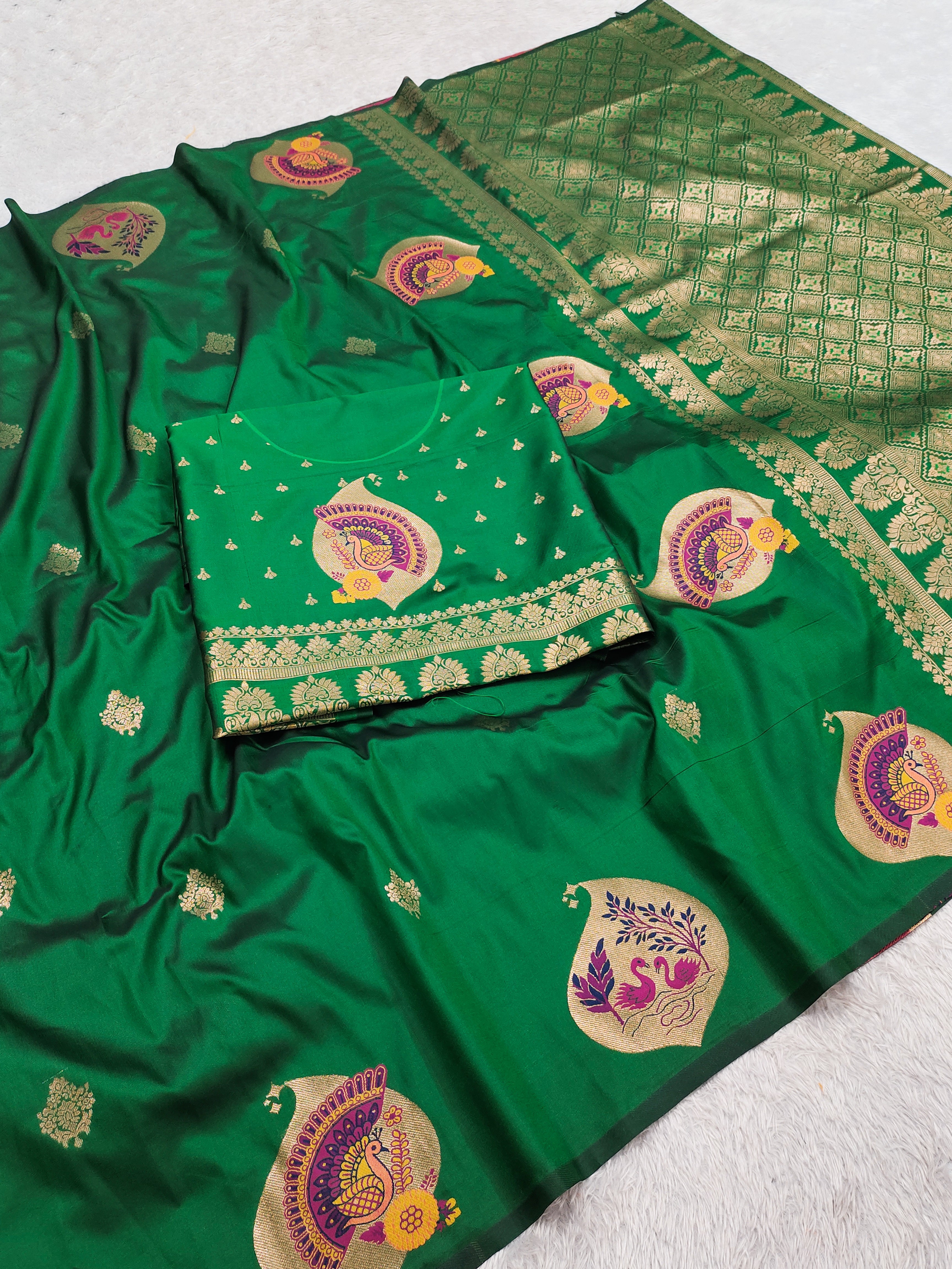 Emerald Green Banarasi Silk Saree with Peacock & Kalash Motifs and Grand Zari Pallu