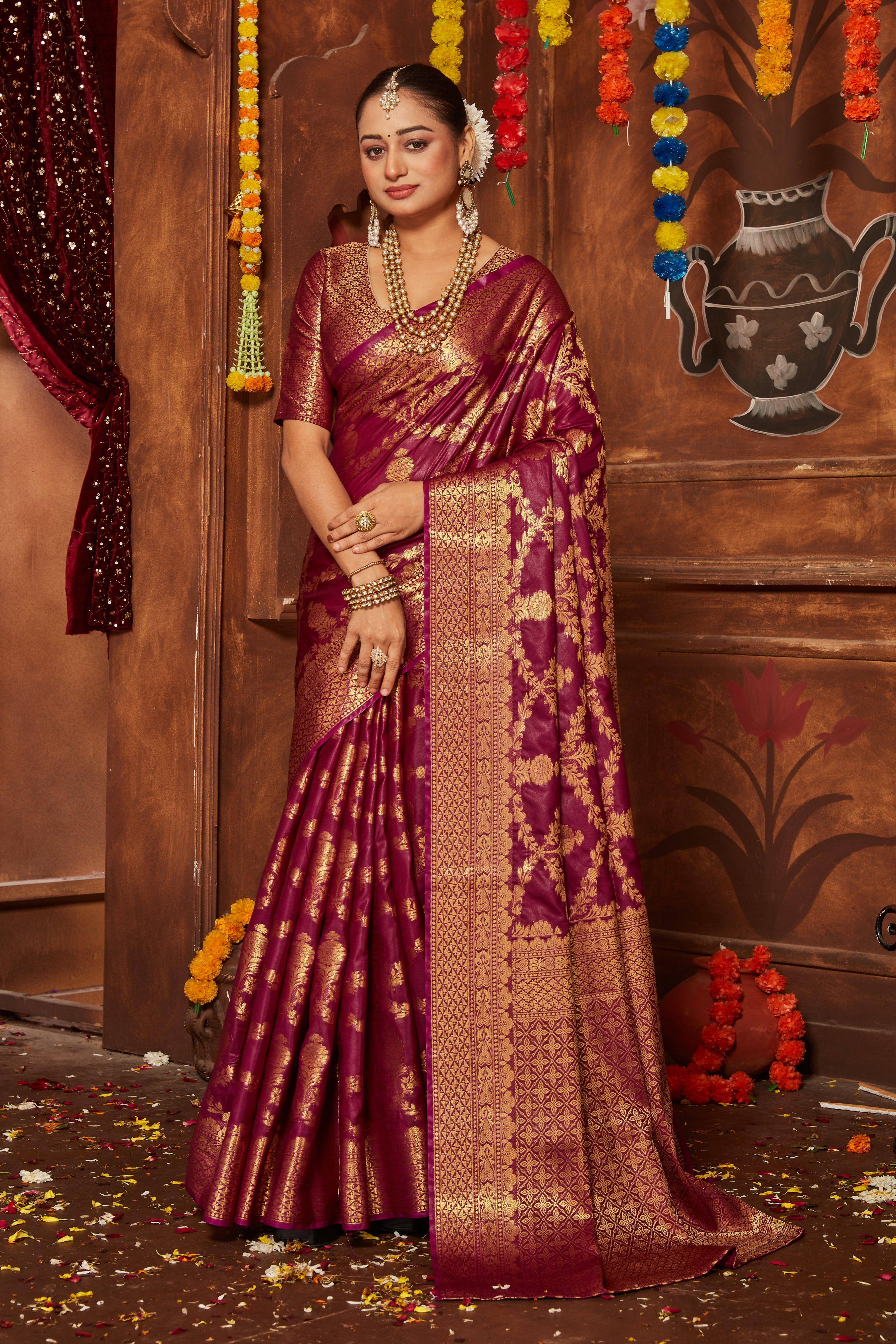 Majestic Drapes: Adorned with Zari Perfection