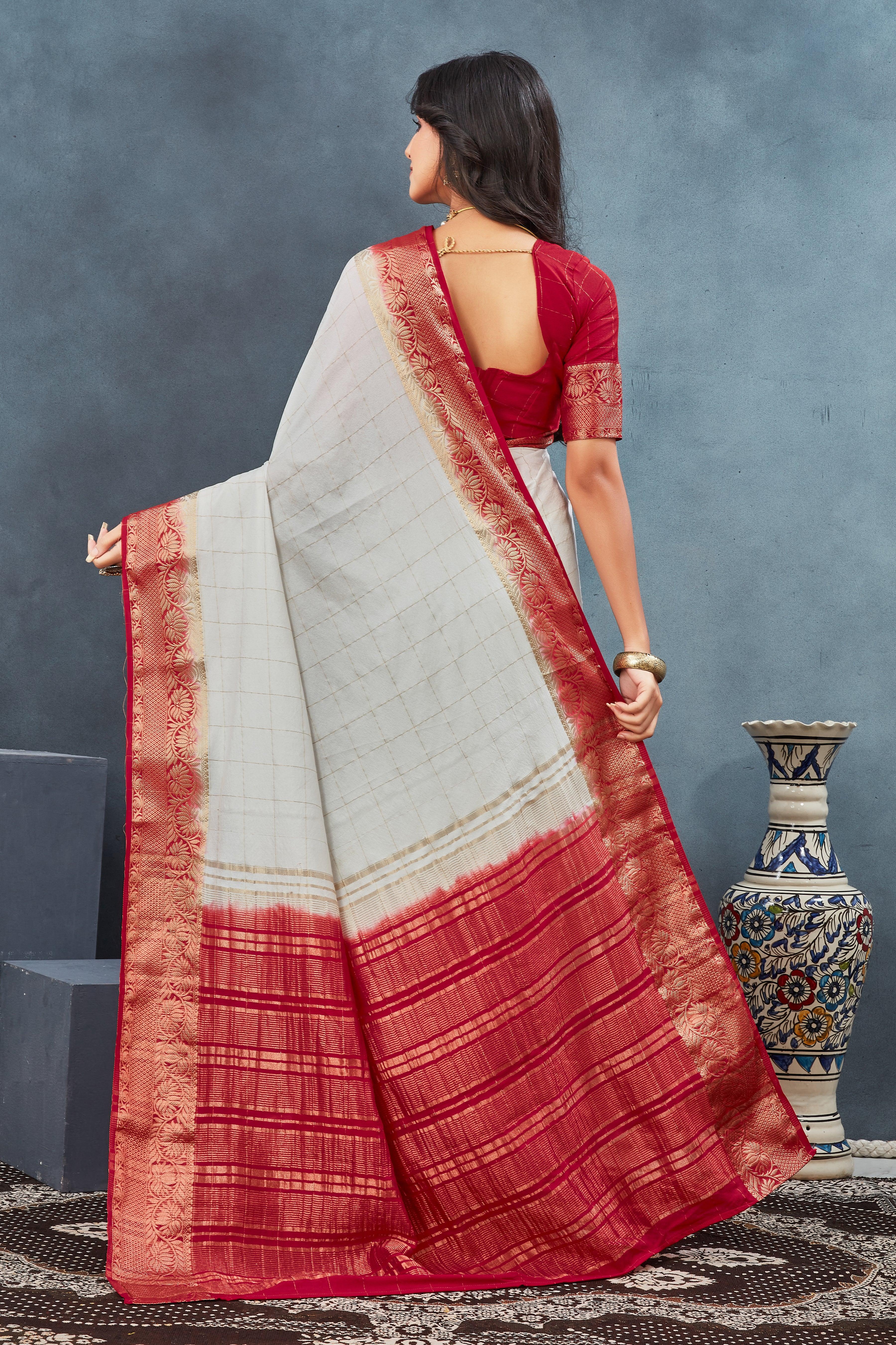 EXCLUSIVE  WHITE AND RED BORDER SOFT SILK by IcultuerS