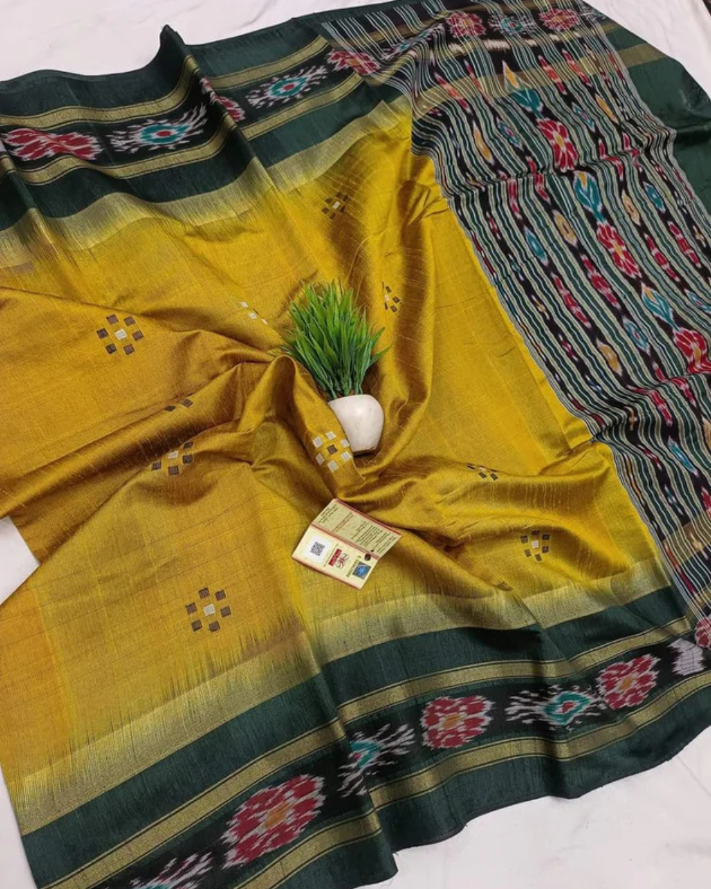 Light Yellow & Green Border Dolla Soft Silk by Icultuer