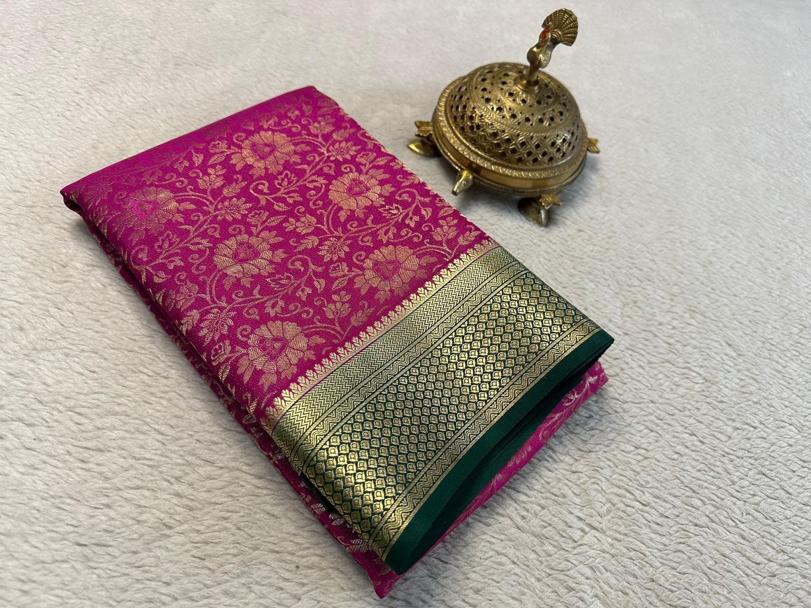 Unveil Timeless Beauty: Silk Brocade by Icultuer with Intricate Zari Weaving & Rich Pallu