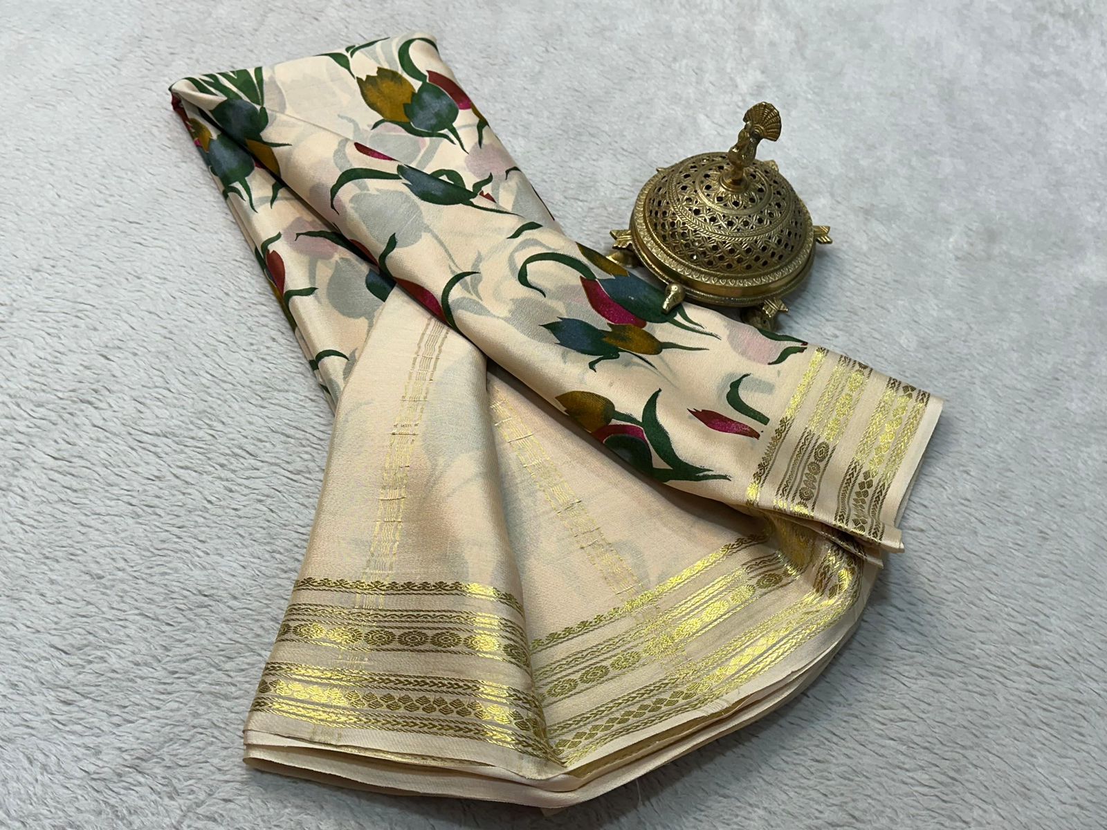 Beautiful Floral Print Mysore Silk Sarees with Plain Blouse