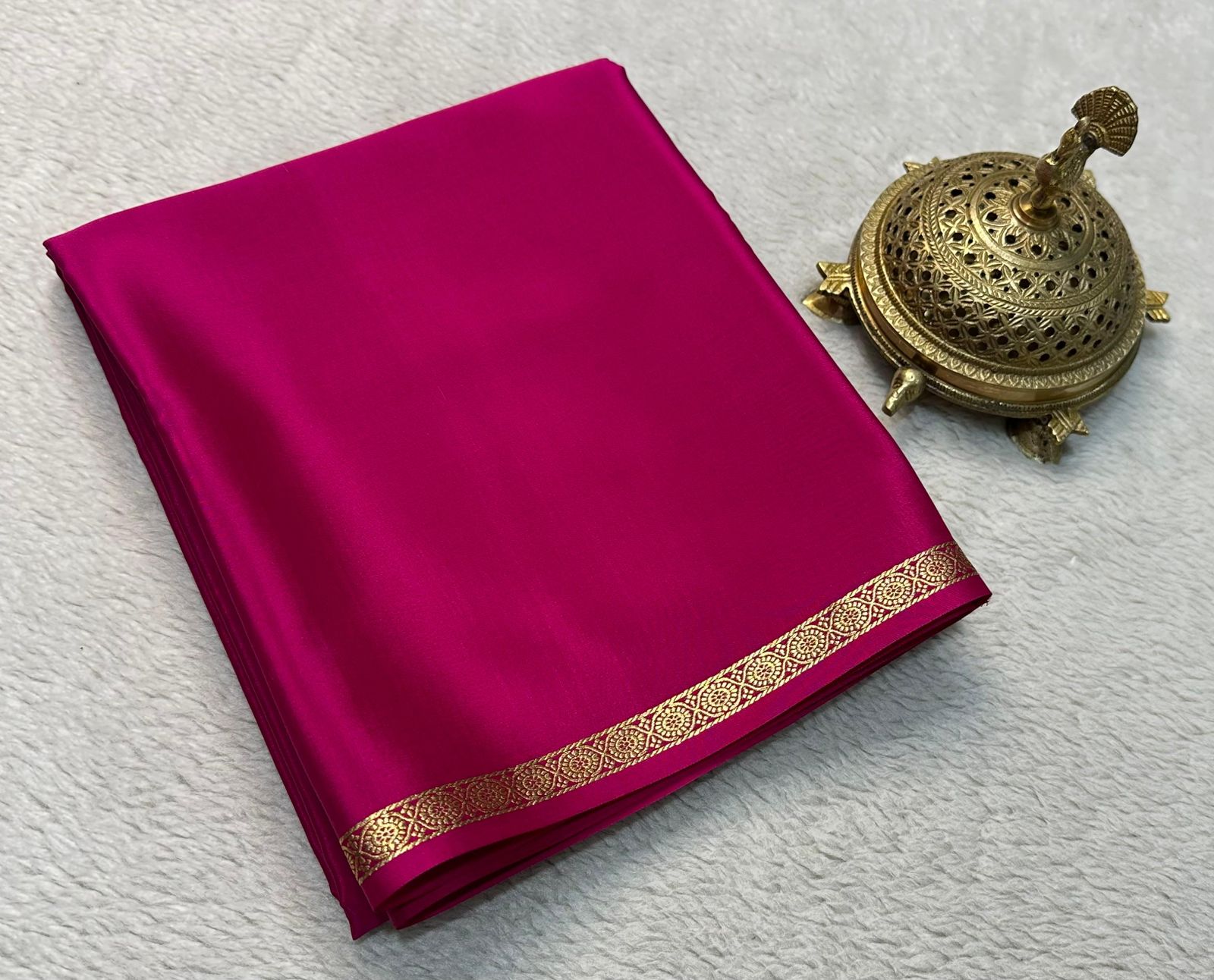 Elegance Redefined: Small Border Line Pallu by Icultuers in Stunning Solid Hues