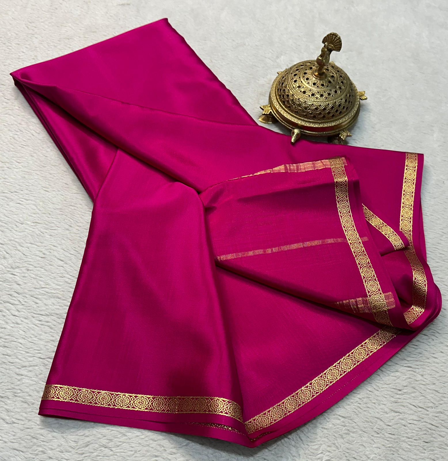 Elegance Redefined: Small Border Line Pallu by Icultuers in Stunning Solid Hues