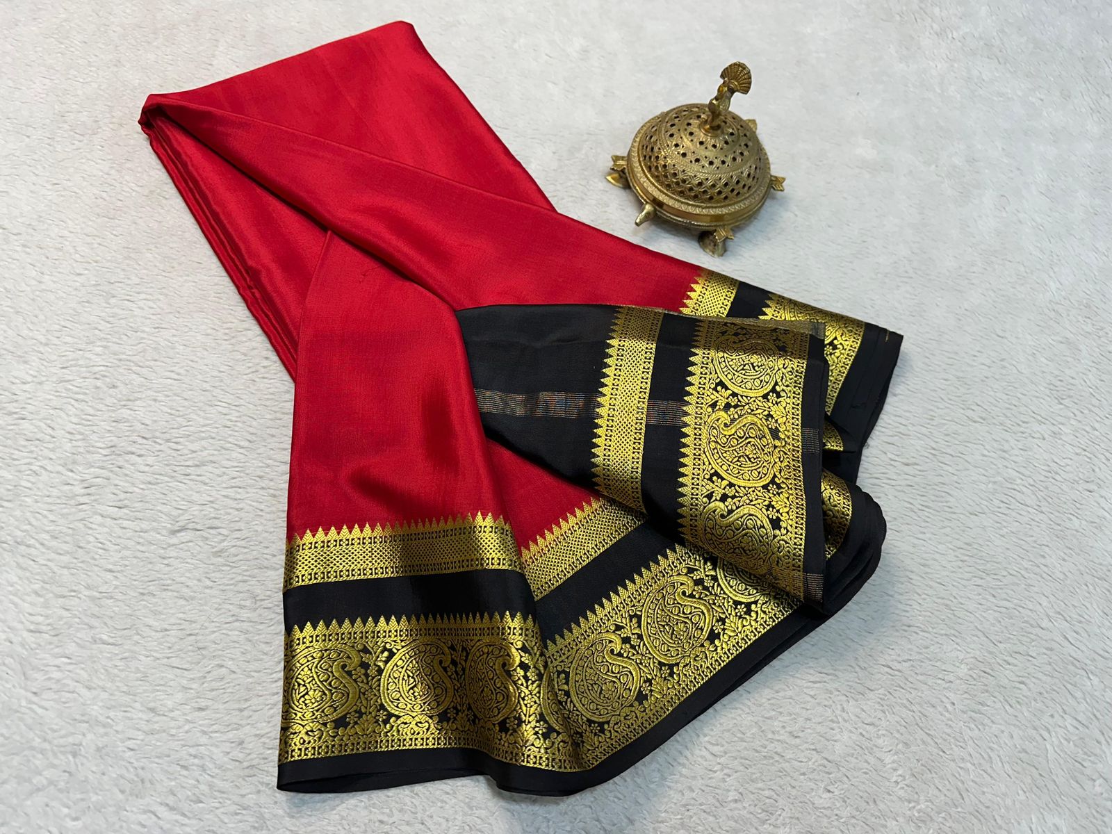 Silken Splendor: Majestic Mysore Silk by Icultuer
