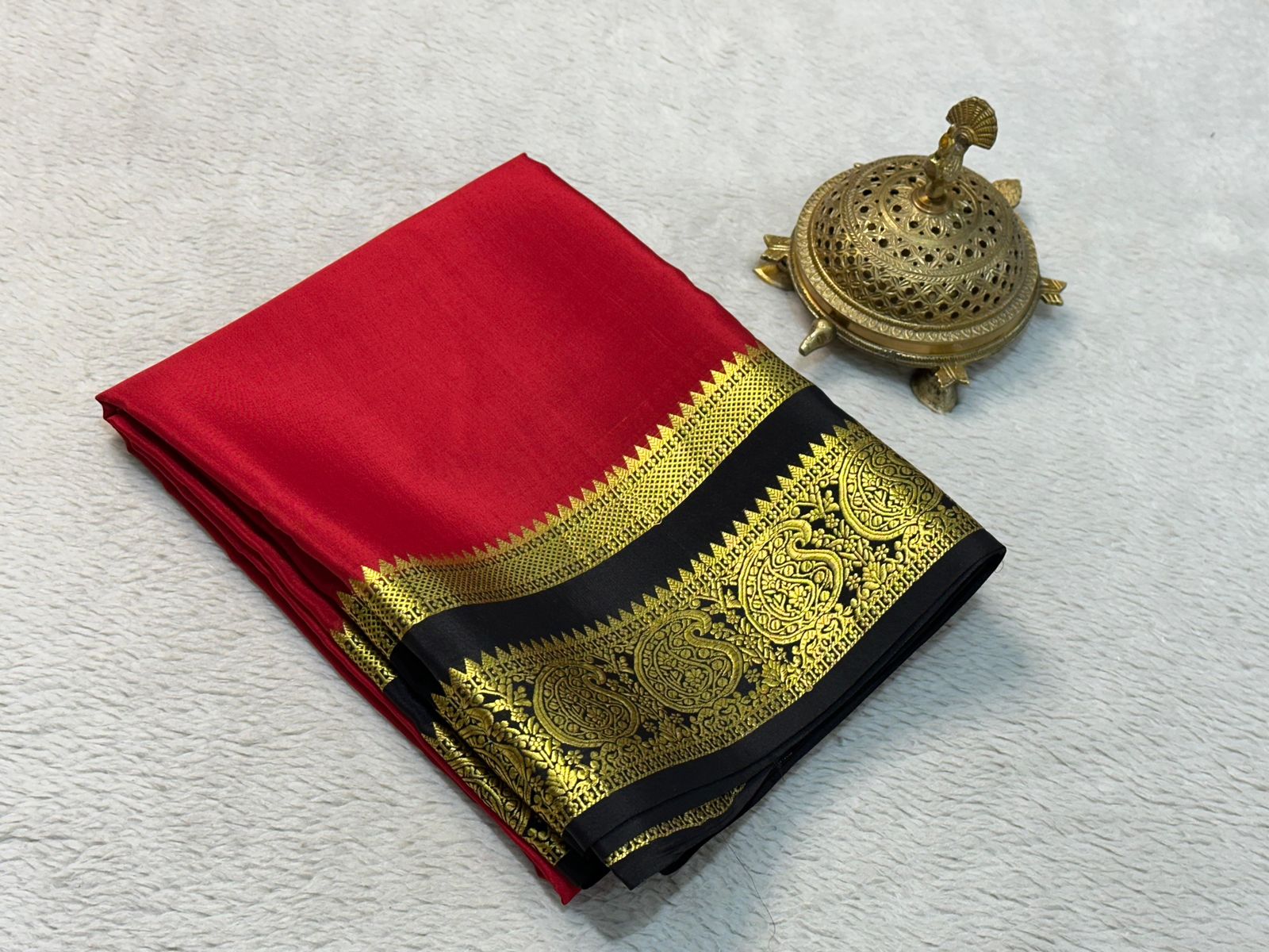 Silken Splendor: Majestic Mysore Silk by Icultuer