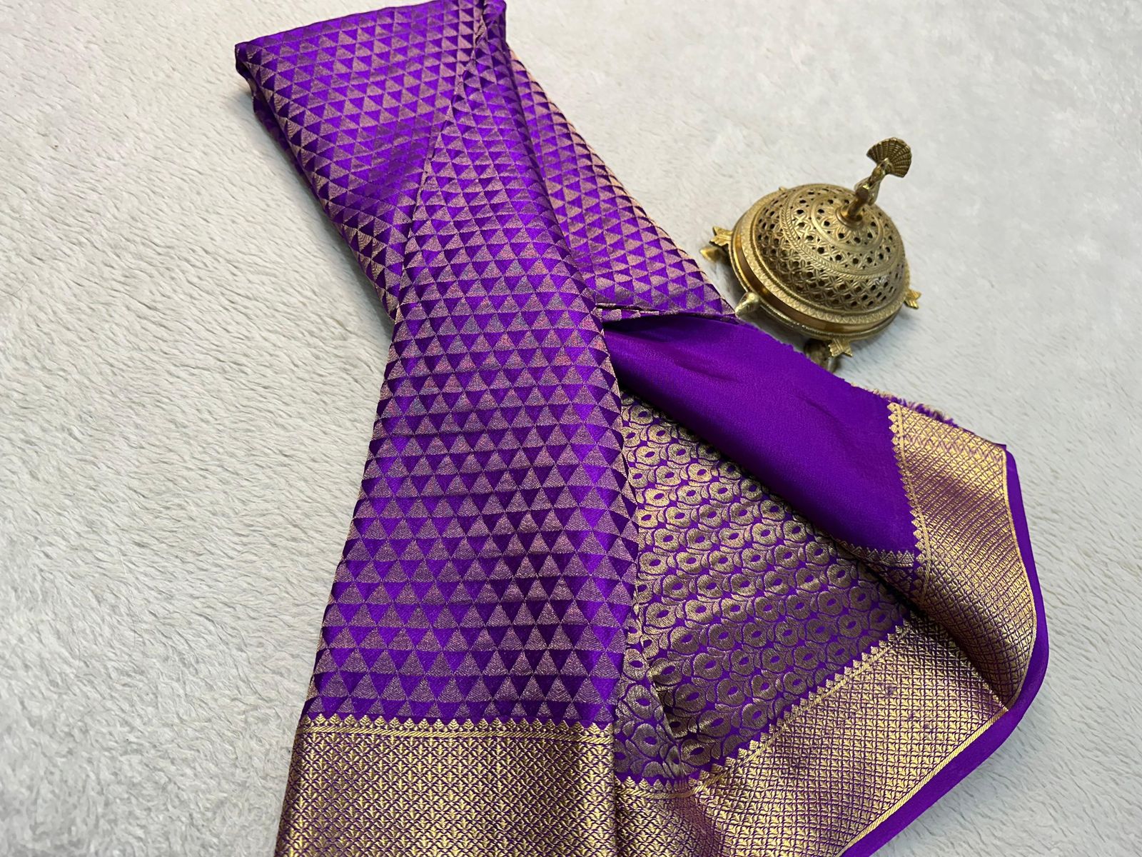 Exquisite Silk Brocade by Icultuer: Gold & Silver Zari Weaving with Diamond Box Design and Rich Pallu