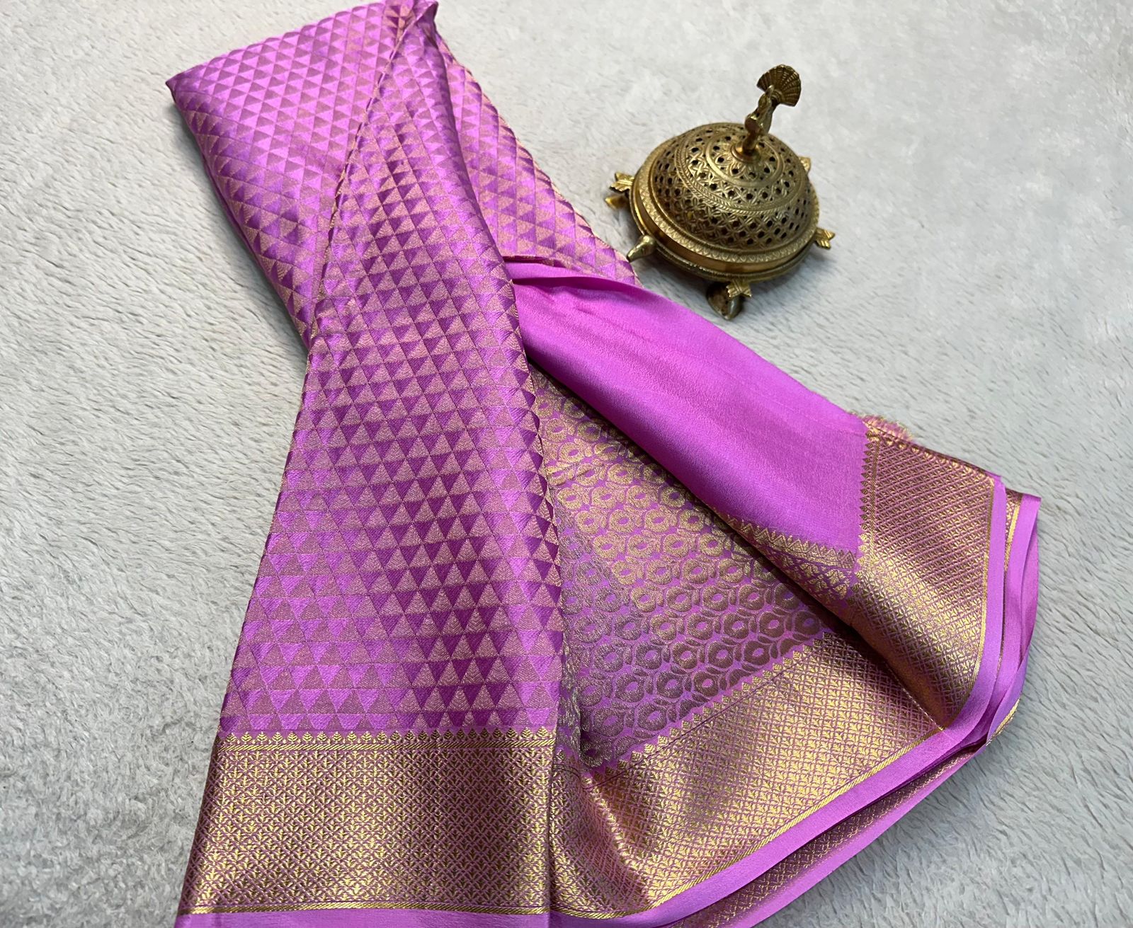 Exquisite Silk Brocade by Icultuer: Gold & Silver Zari Weaving with Diamond Box Design and Rich Pallu