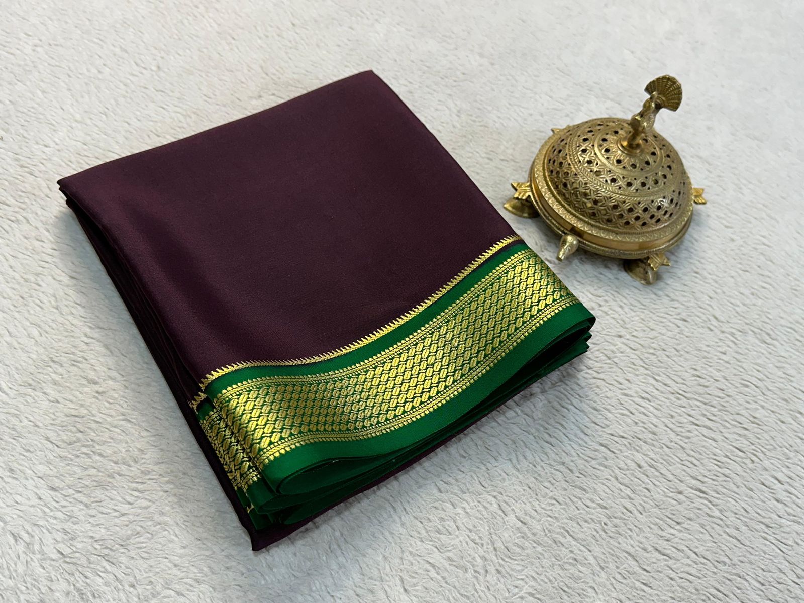 Traditional border in beautiful contrast colour combinations