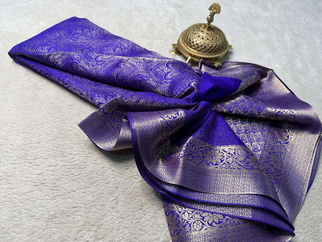 Luxurious Brocade Silk Saree for Brides – Radiant Pallu & Regal Weave