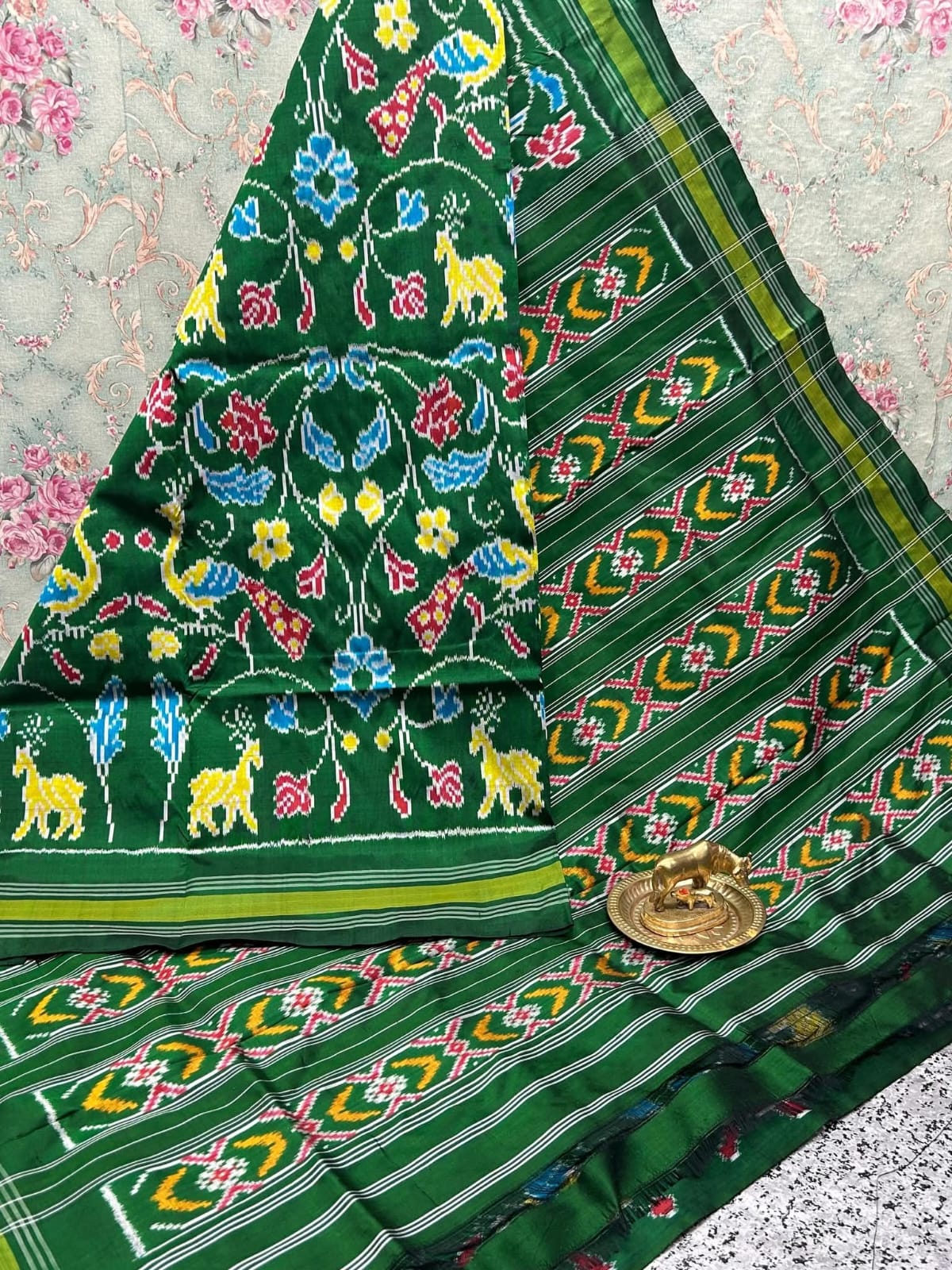 Traditional Ikkat  Green Patola Handloom Soft Silk by Icultuer