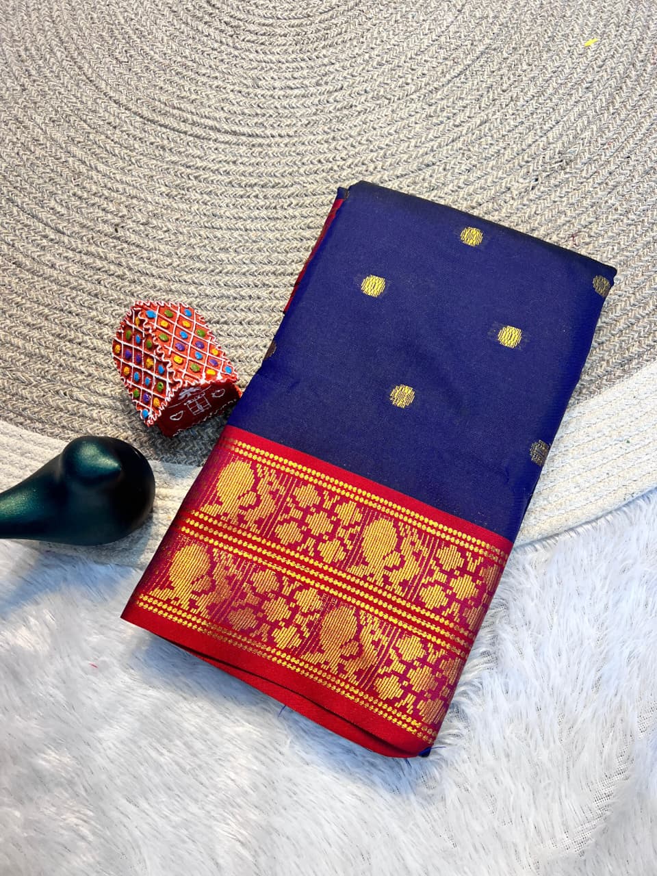 Pallavi Kanchipuram Soft Silk by Icultuer with Rich Contrast Pallu & Blouse