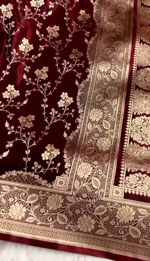 Royal icultural Silk Saree with Heavy Gold Zari Floral Weaving