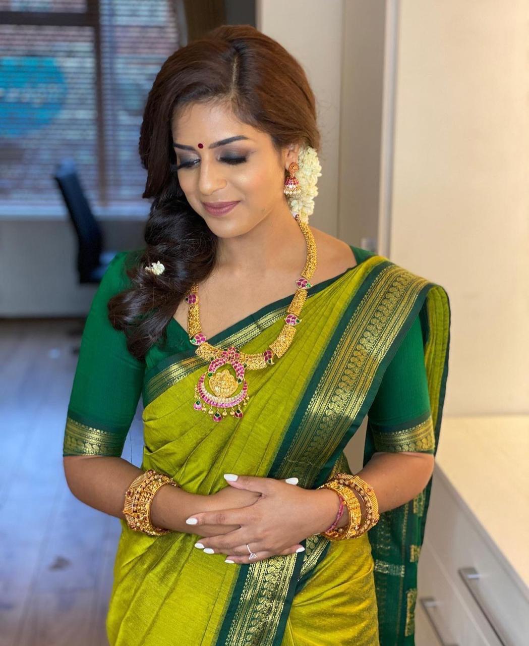 Beautiful Green Woven Banarasi Silk Plain by Icultuer