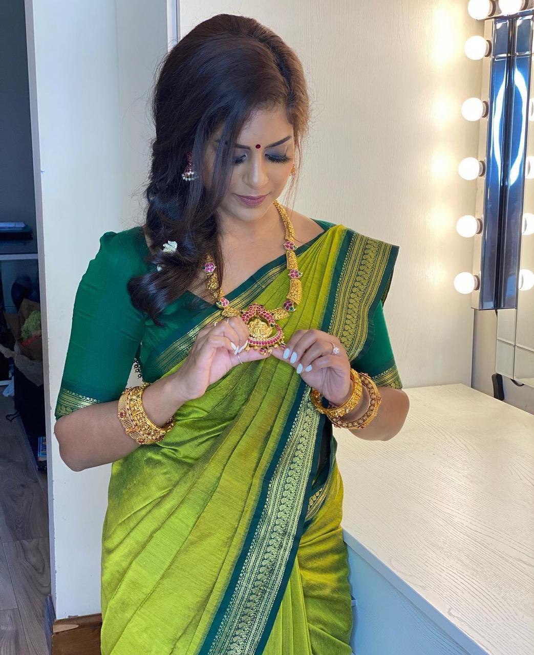 Beautiful Green Woven Banarasi Silk Plain by Icultuer
