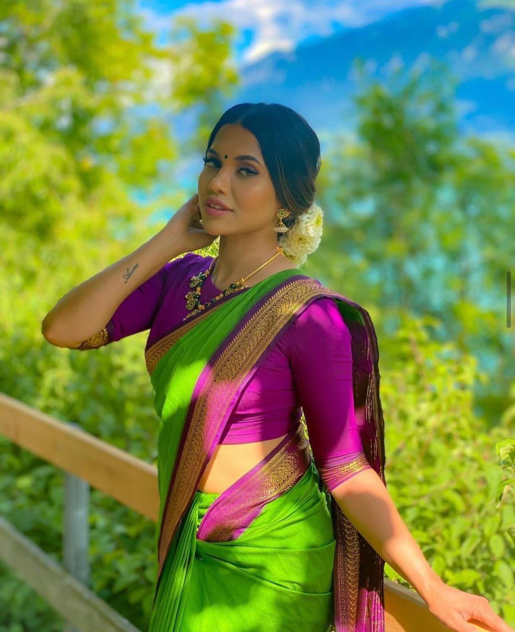 Beautiful Green Woven Banarasi Silk Plain by Icultuer