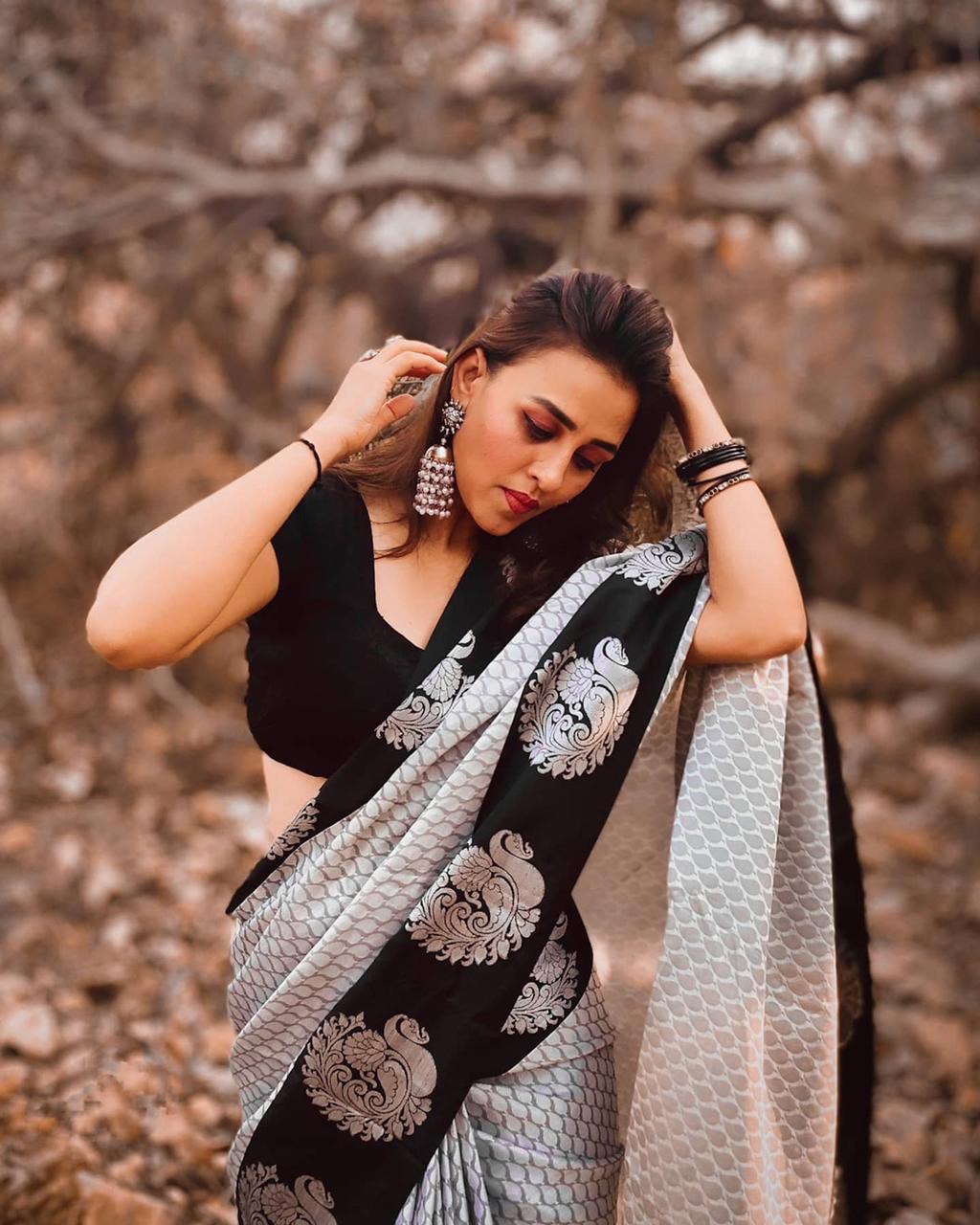 Black Floral Design Pure Silk Banarasi Jacquard by Icultuer