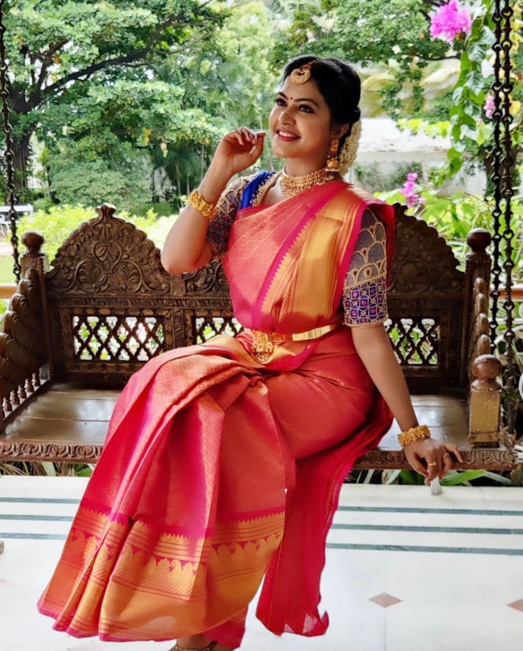 Kanchipuram Banarasi by Icultuer with Golden Weaving Zari Thread Borders